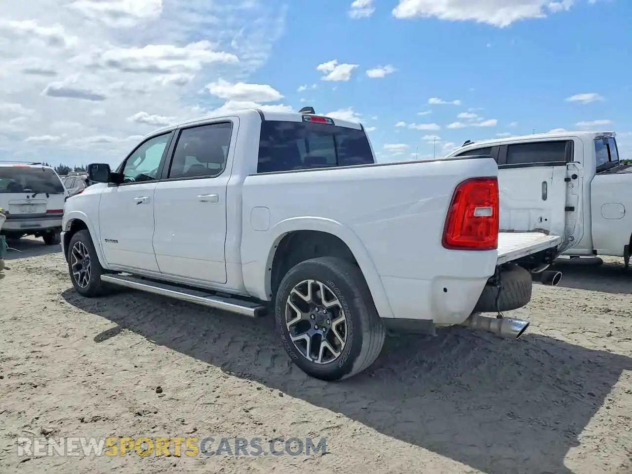 2 fotografías del automóvil dañado 1C6SRFJP0SN537137 RAM 1500 2025