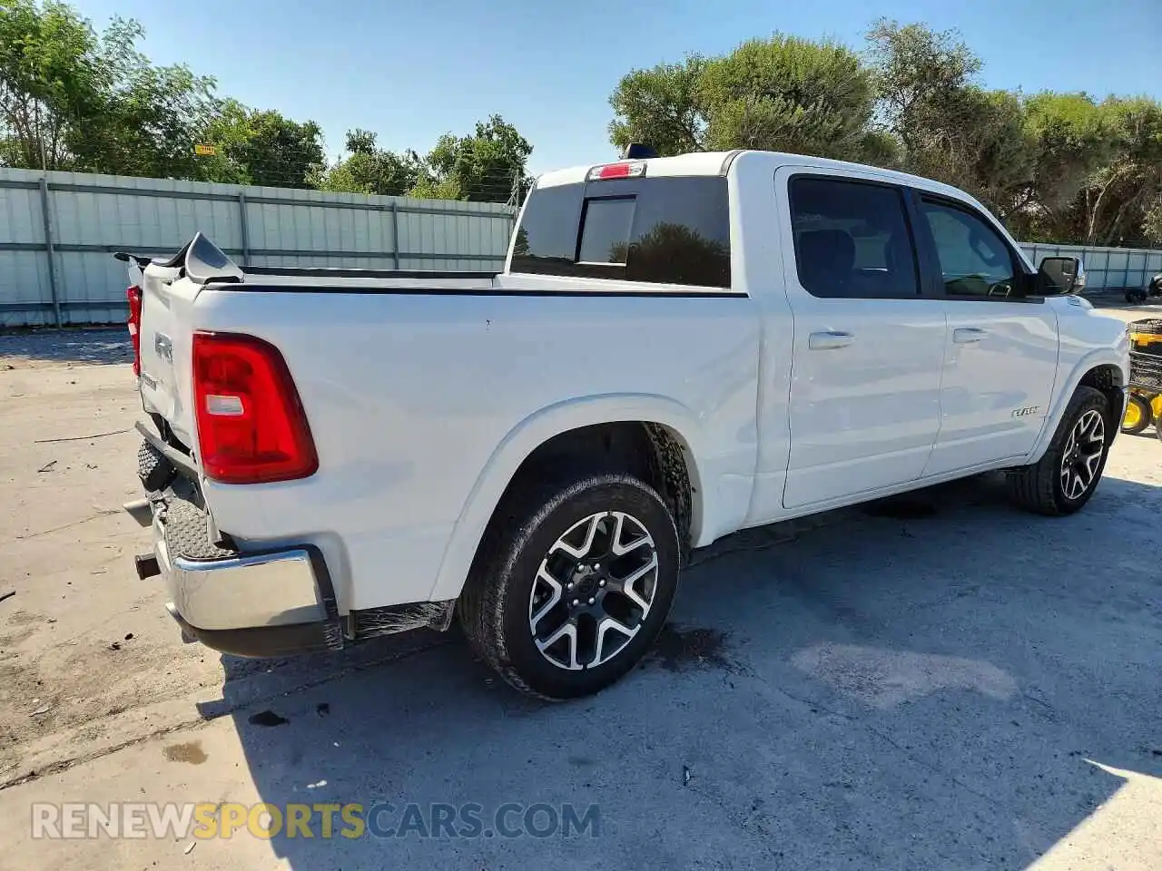 3 Photograph of a damaged car 1C6SRFJP3SN597140 RAM 1500 2025