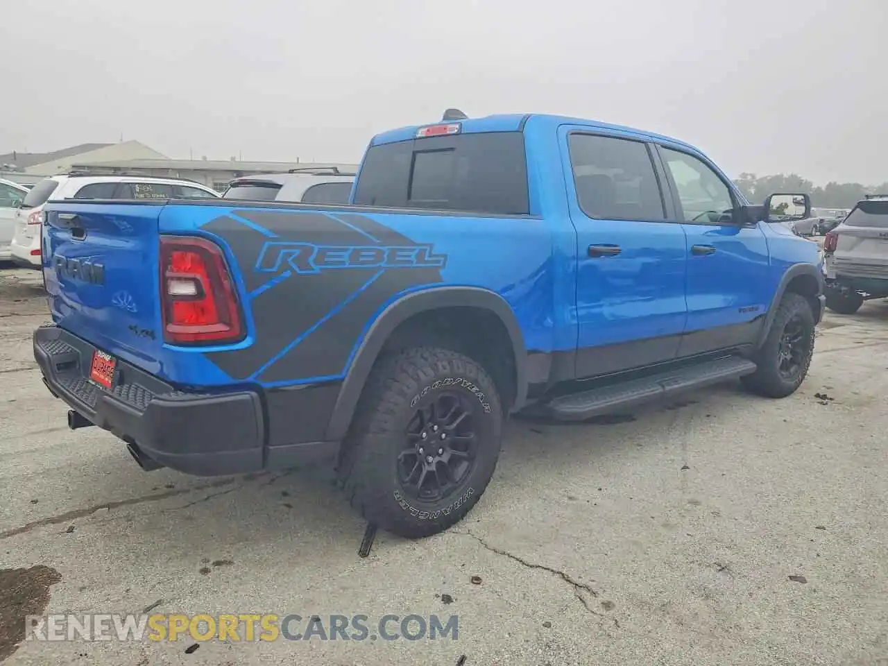 3 fotografías del automóvil dañado 1C6SRFLP0SN593799 RAM 1500 2025