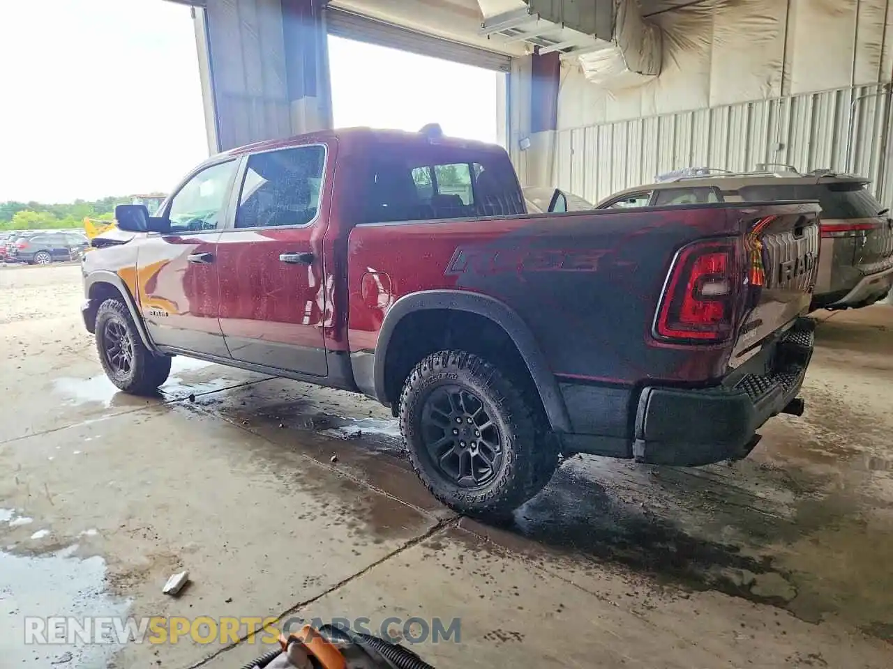2 fotografías del automóvil dañado 1C6SRFLP4SN561650 RAM 1500 2025
