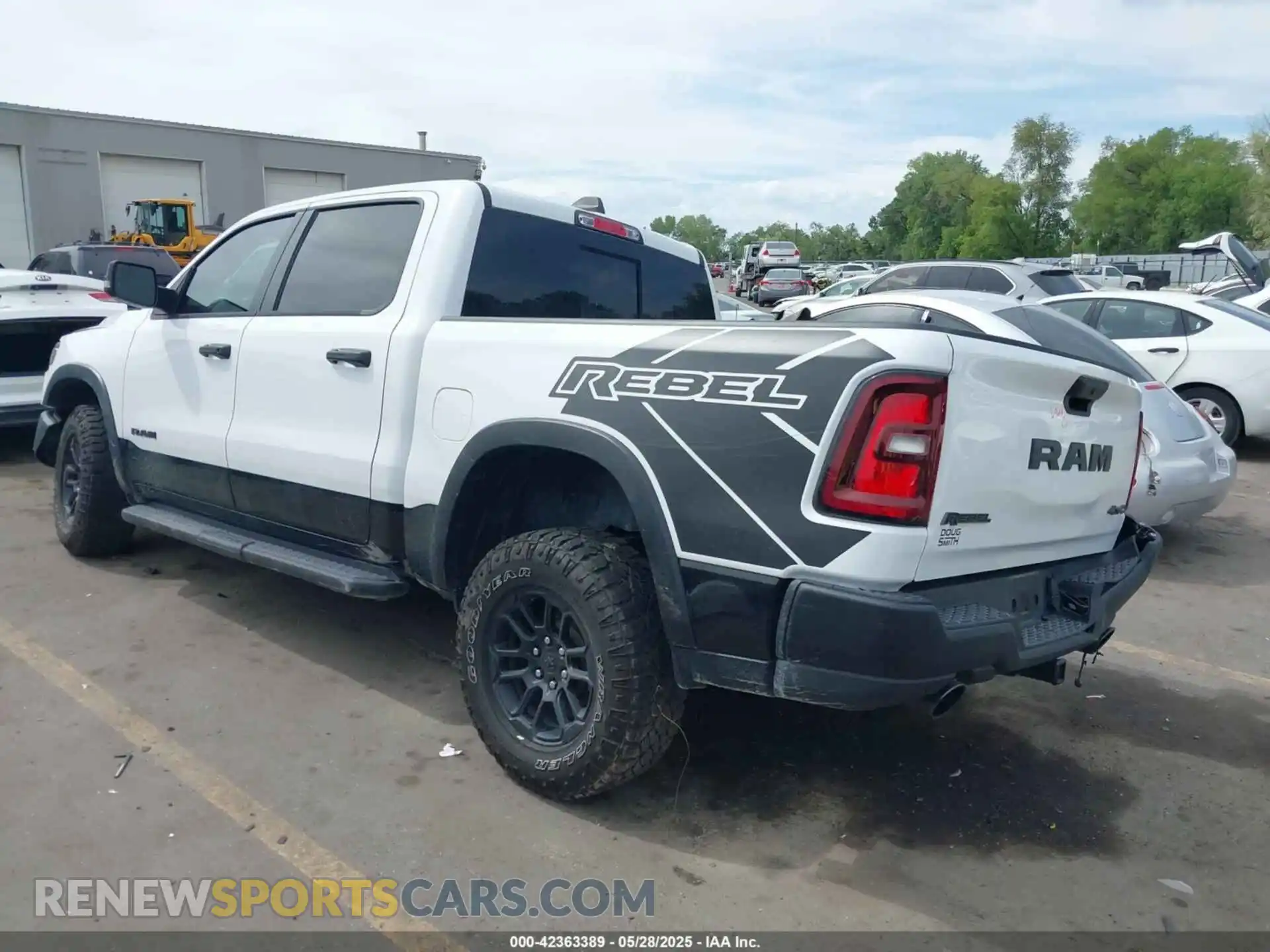 3 Photograph of a damaged car 1C6SRFLP9SN525209 RAM 1500 2025