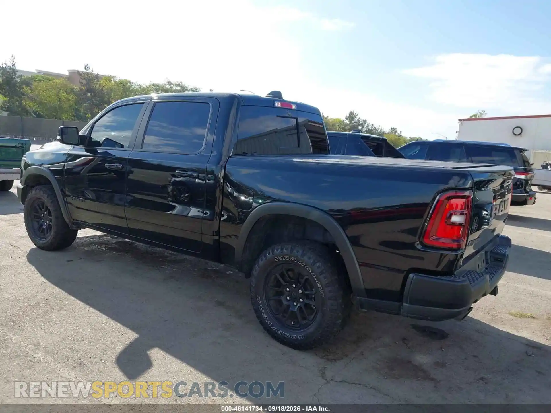 3 fotografías del automóvil dañado 1C6SRFLPXSN667553 RAM 1500 2025
