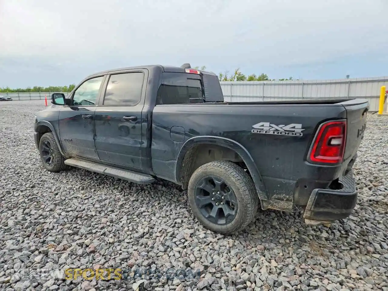 2 Фотография поврежденного автомобиля 1C6SRFMP0SN603973 RAM 1500 2025