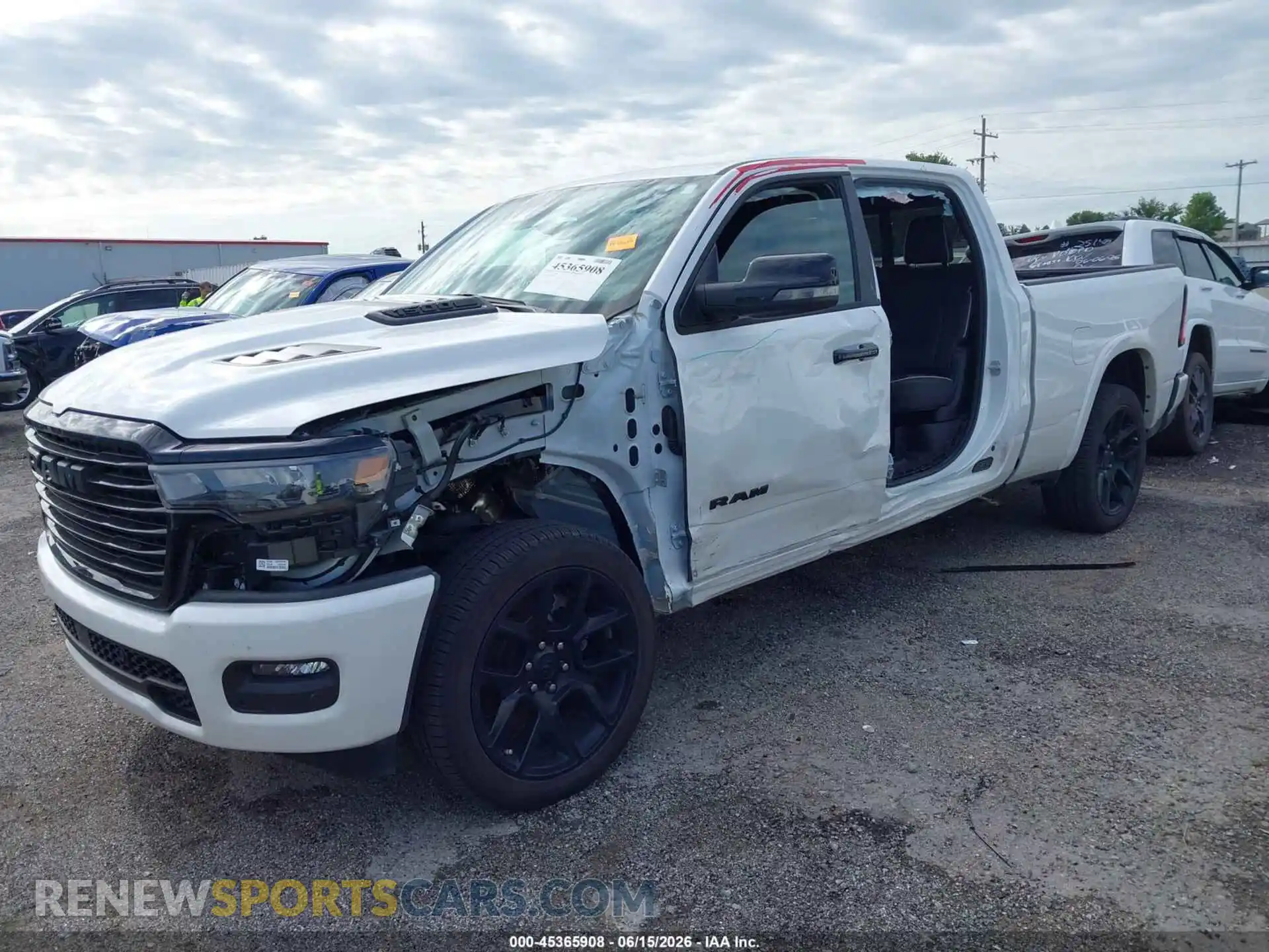 2 Фотография поврежденного автомобиля 1C6SRFRP8SN720287 RAM 1500 2025