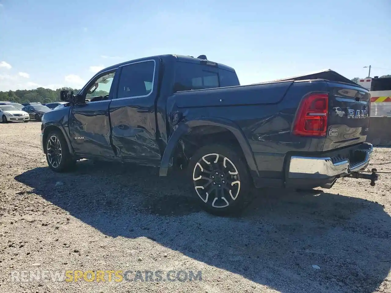 2 fotografías del automóvil dañado 1C6SRFHP6TN334549 RAM 1500 2026