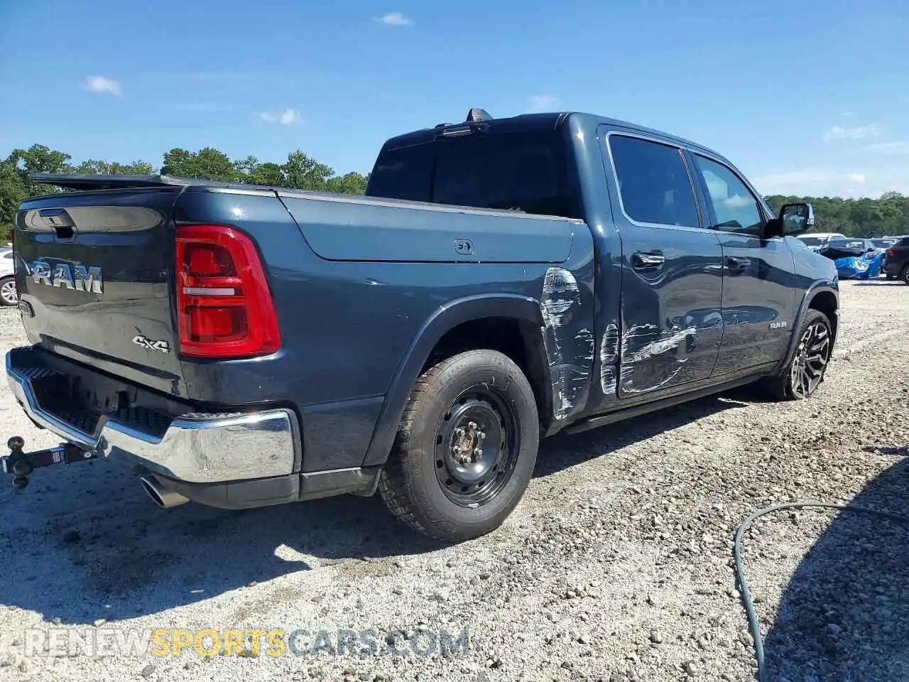 3 fotografías del automóvil dañado 1C6SRFHP6TN334549 RAM 1500 2026