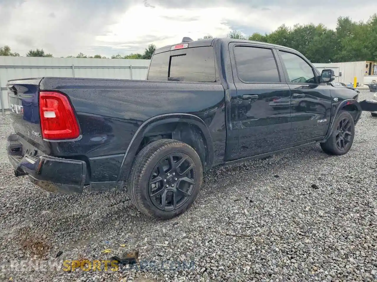 3 fotografías del automóvil dañado 1C6SRFJTXTN302839 RAM 1500 2026
