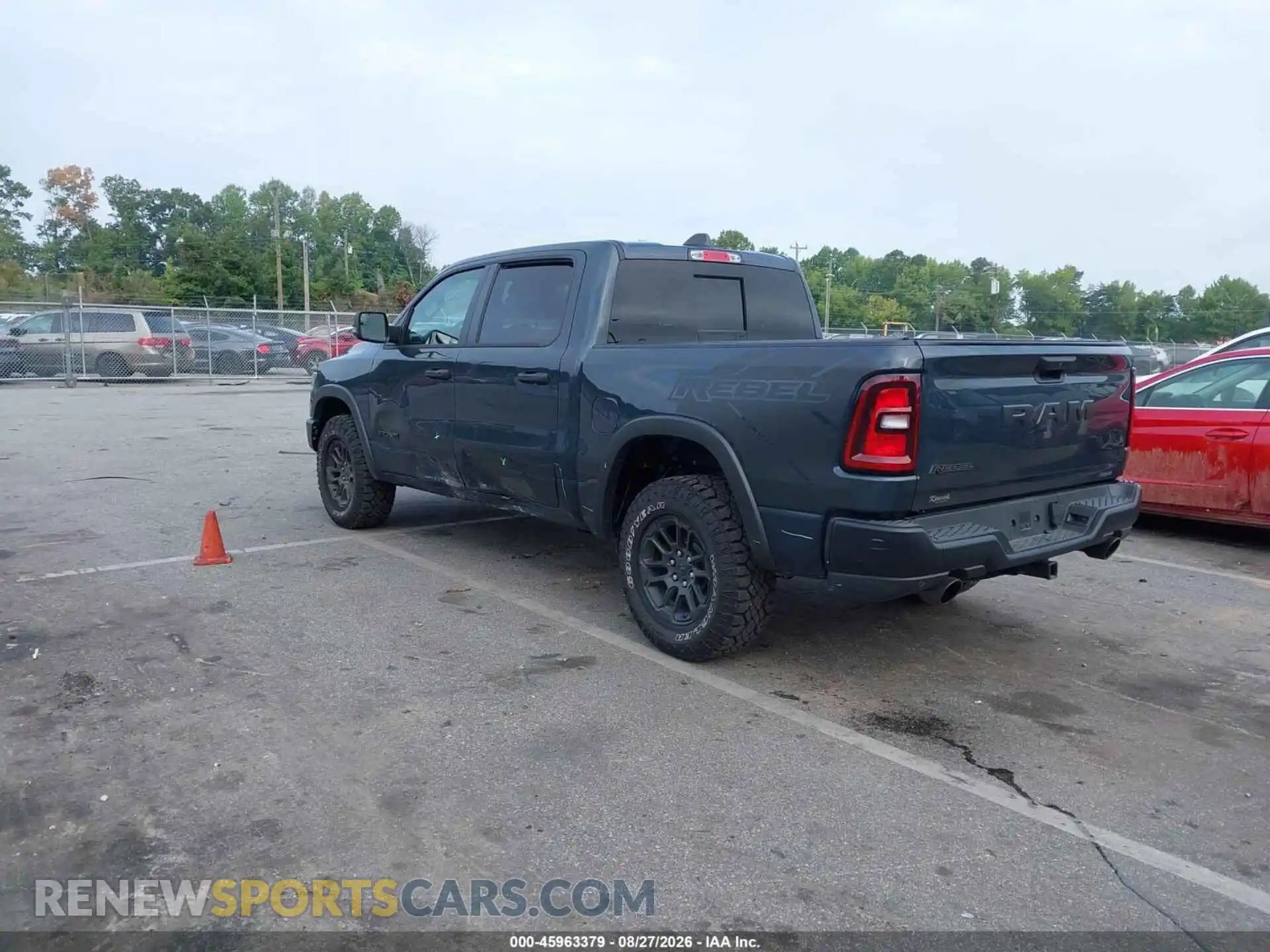 3 fotografías del automóvil dañado 1C6SRFLP1TN161739 RAM 1500 2026