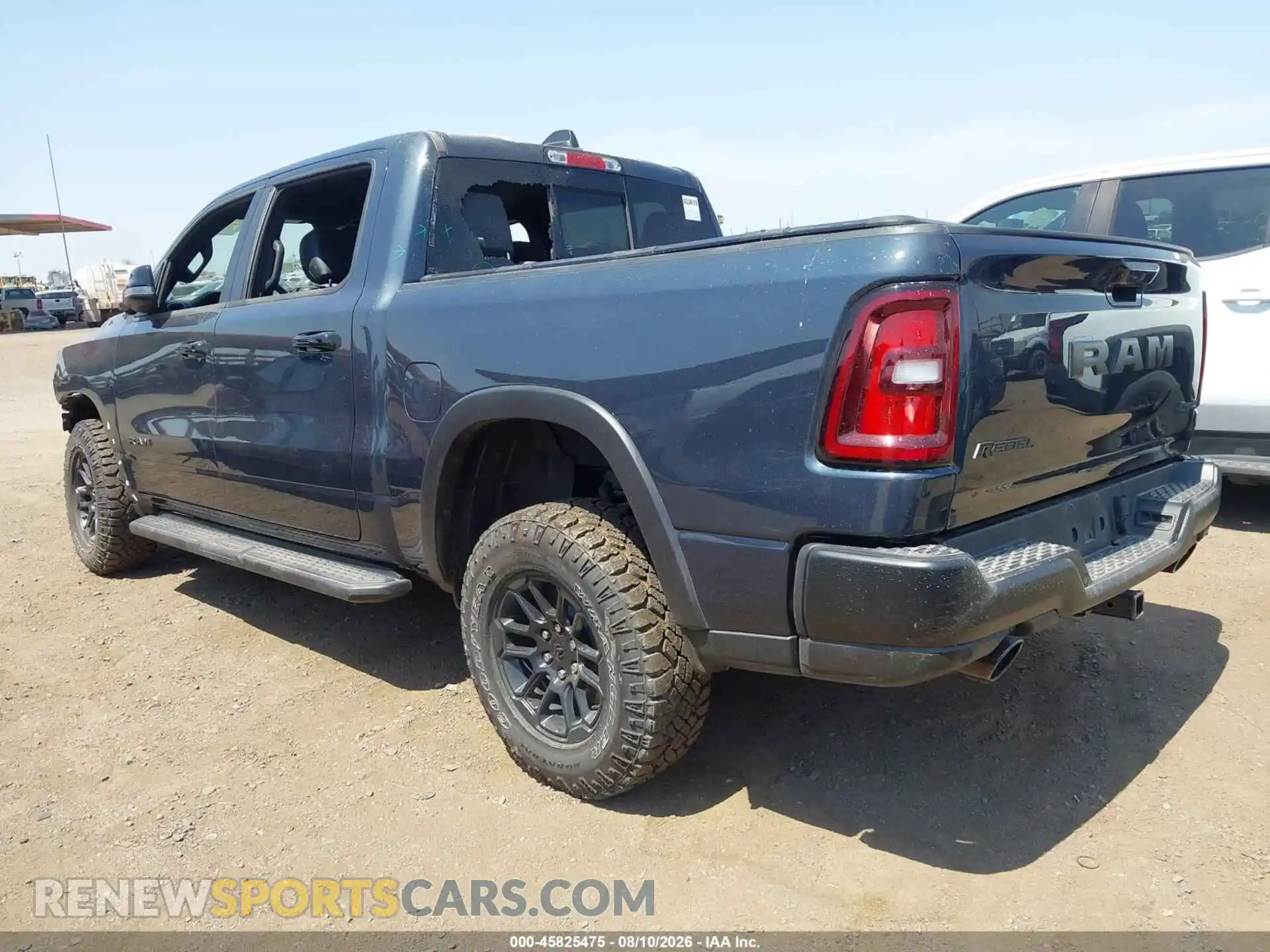 3 fotografías del automóvil dañado 1C6SRFLP1TN216156 RAM 1500 2026