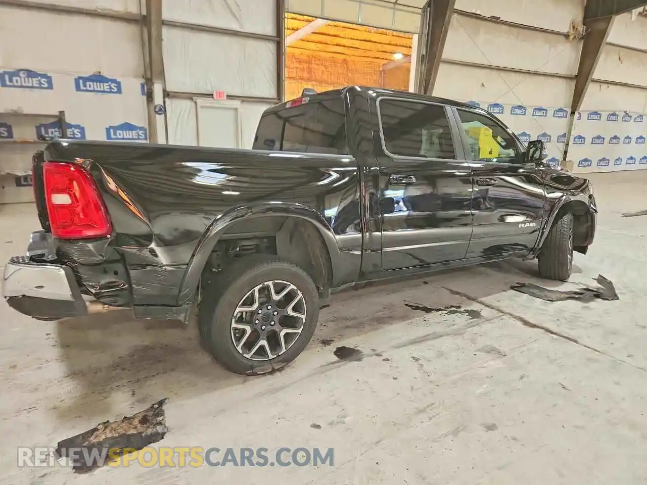 3 fotografías del automóvil dañado 3C6SRFJP7T4167736 RAM 1500 2026