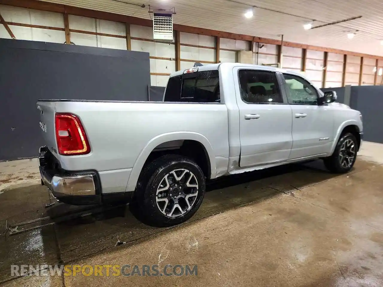 3 fotografías del automóvil dañado 1C6SRFJP4VN579413 RAM 1500 2027