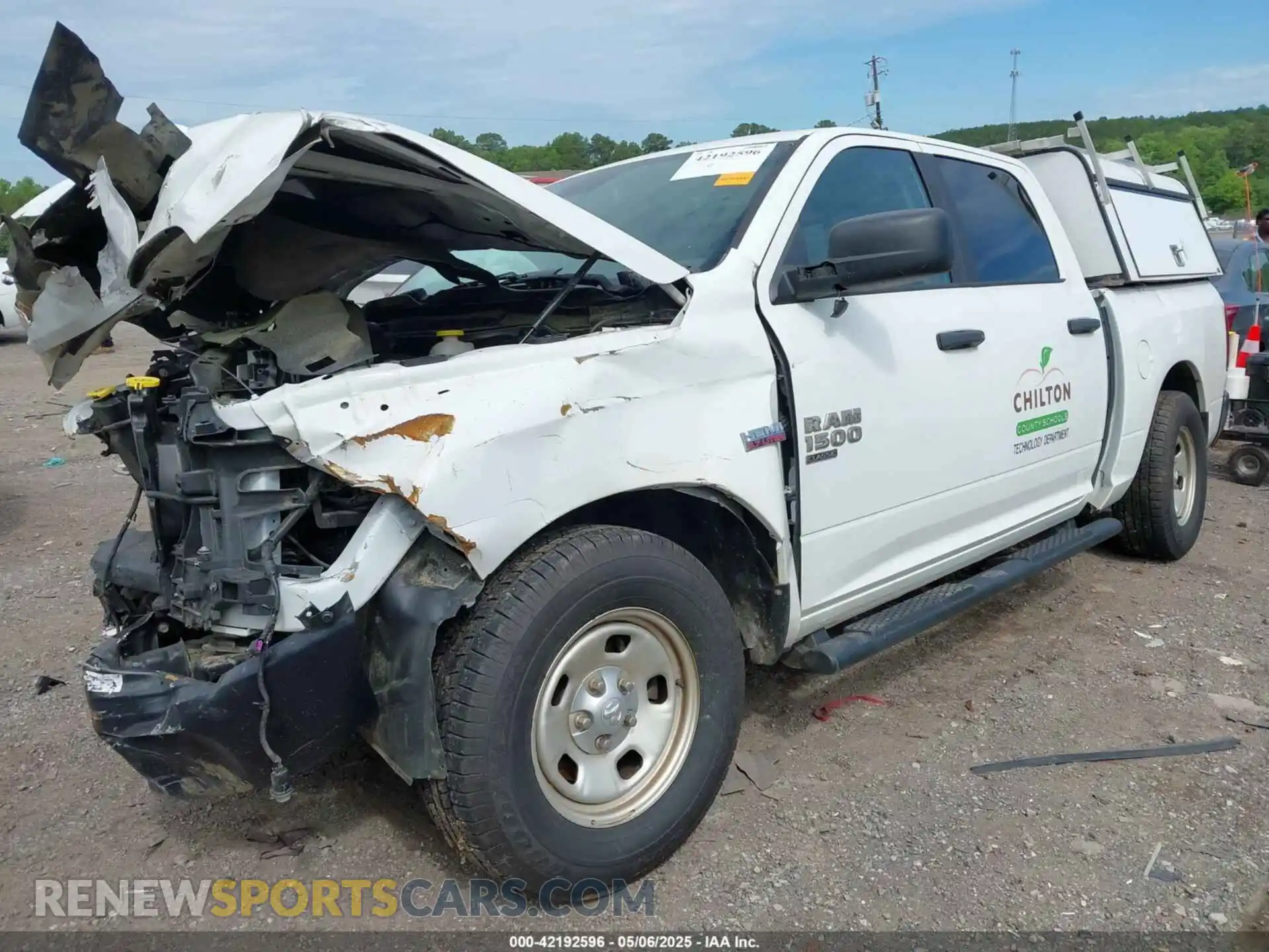 2 Photograph of a damaged car 1C6RR6KT7KS600679 RAM 1500 CLASSIC 2019