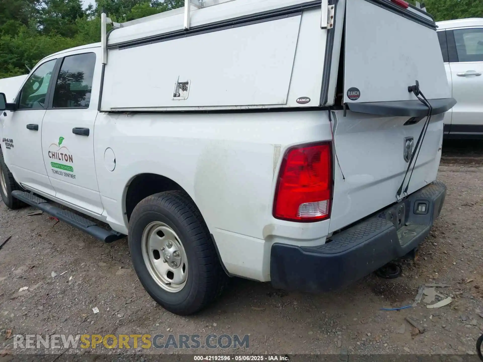 3 Photograph of a damaged car 1C6RR6KT7KS600679 RAM 1500 CLASSIC 2019