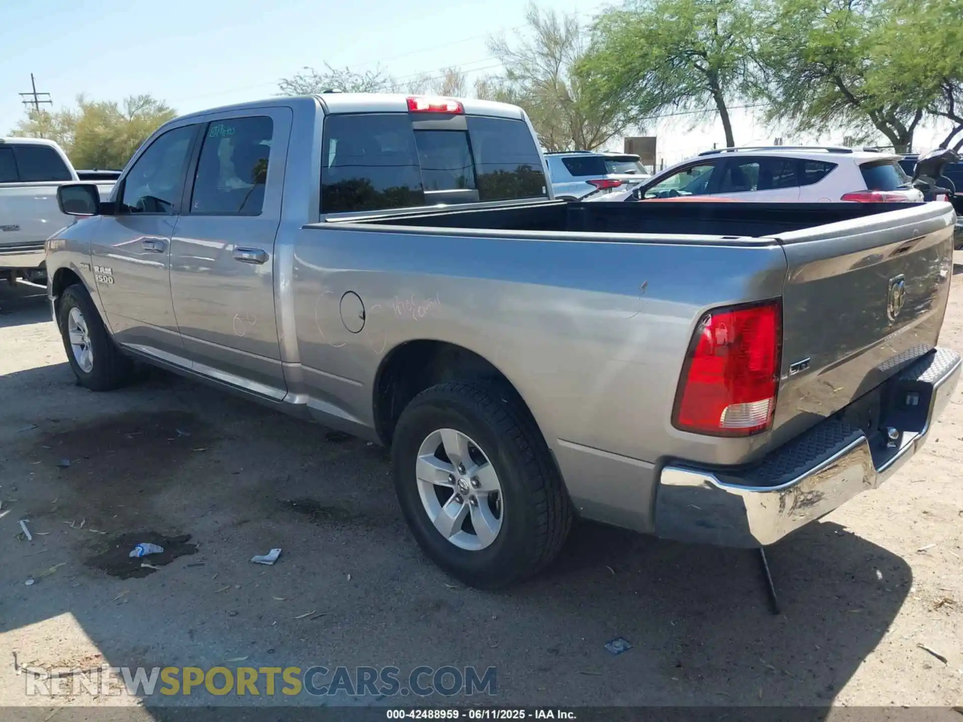 3 Photograph of a damaged car 1C6RR6TT0KS712030 RAM 1500 CLASSIC 2019
