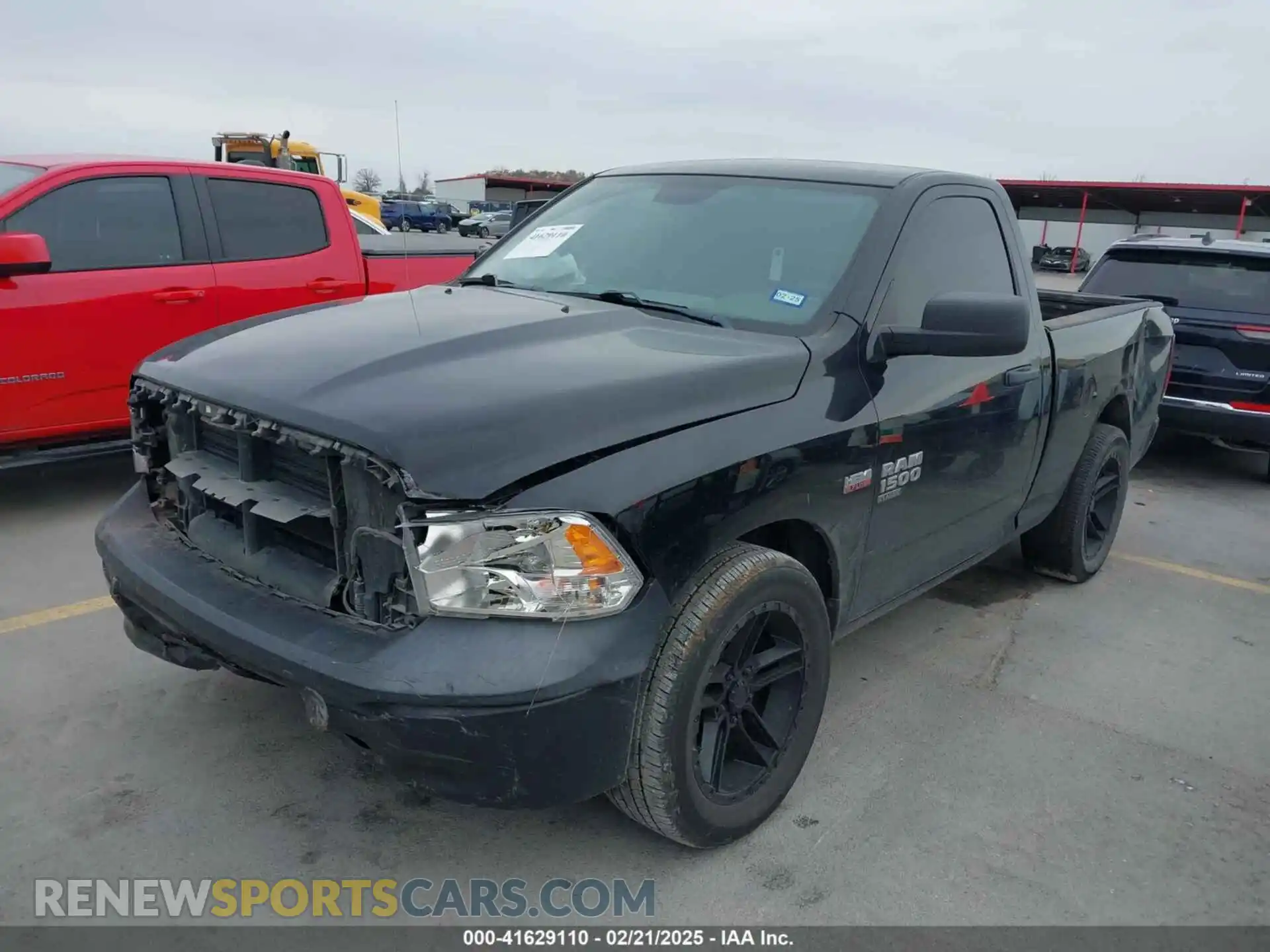 2 Photograph of a damaged car 3C6JR6AT7KG719175 RAM 1500 CLASSIC 2019