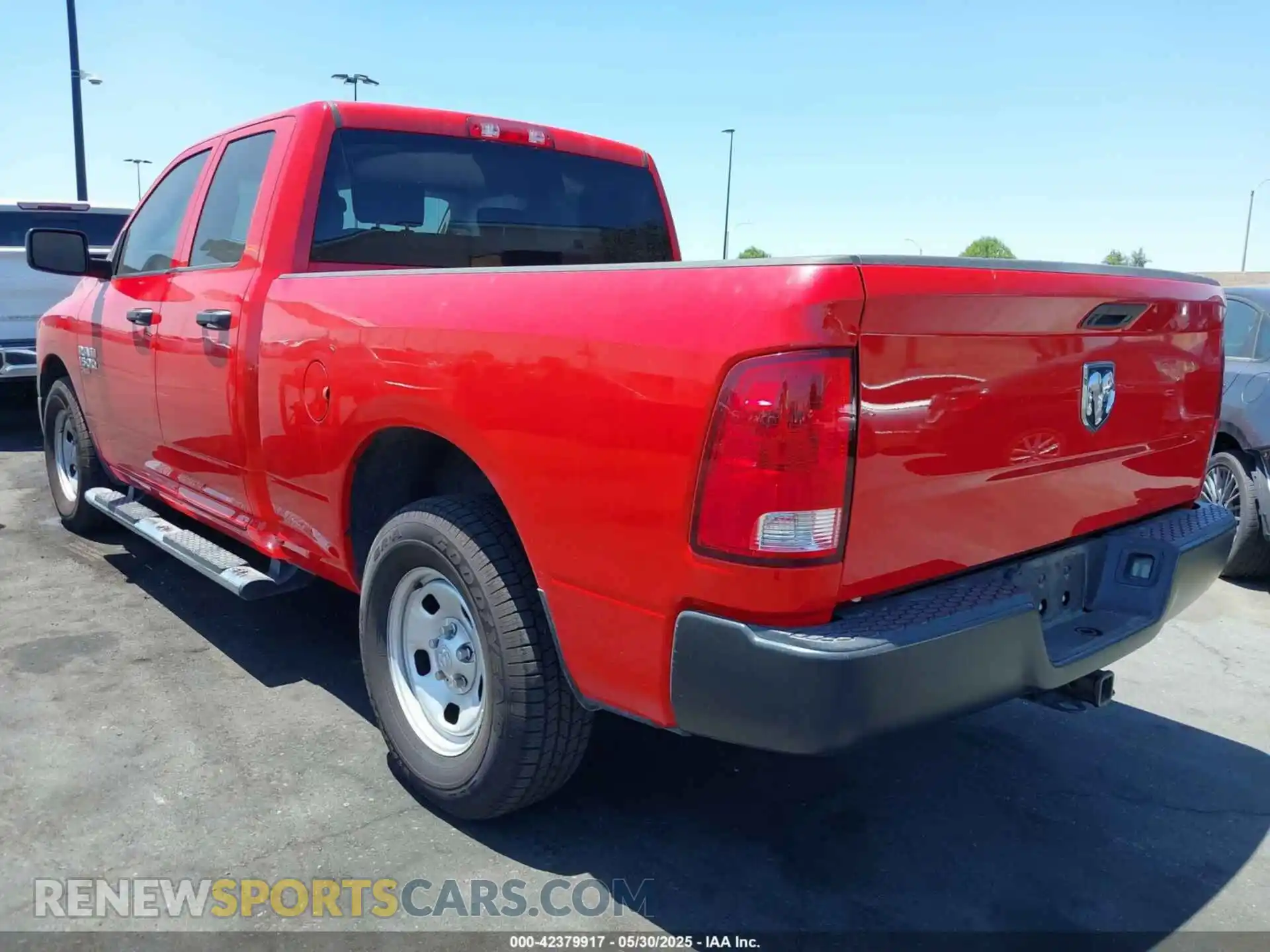 3 Photograph of a damaged car 1C6RR6FG2LS139342 RAM 1500 CLASSIC 2020