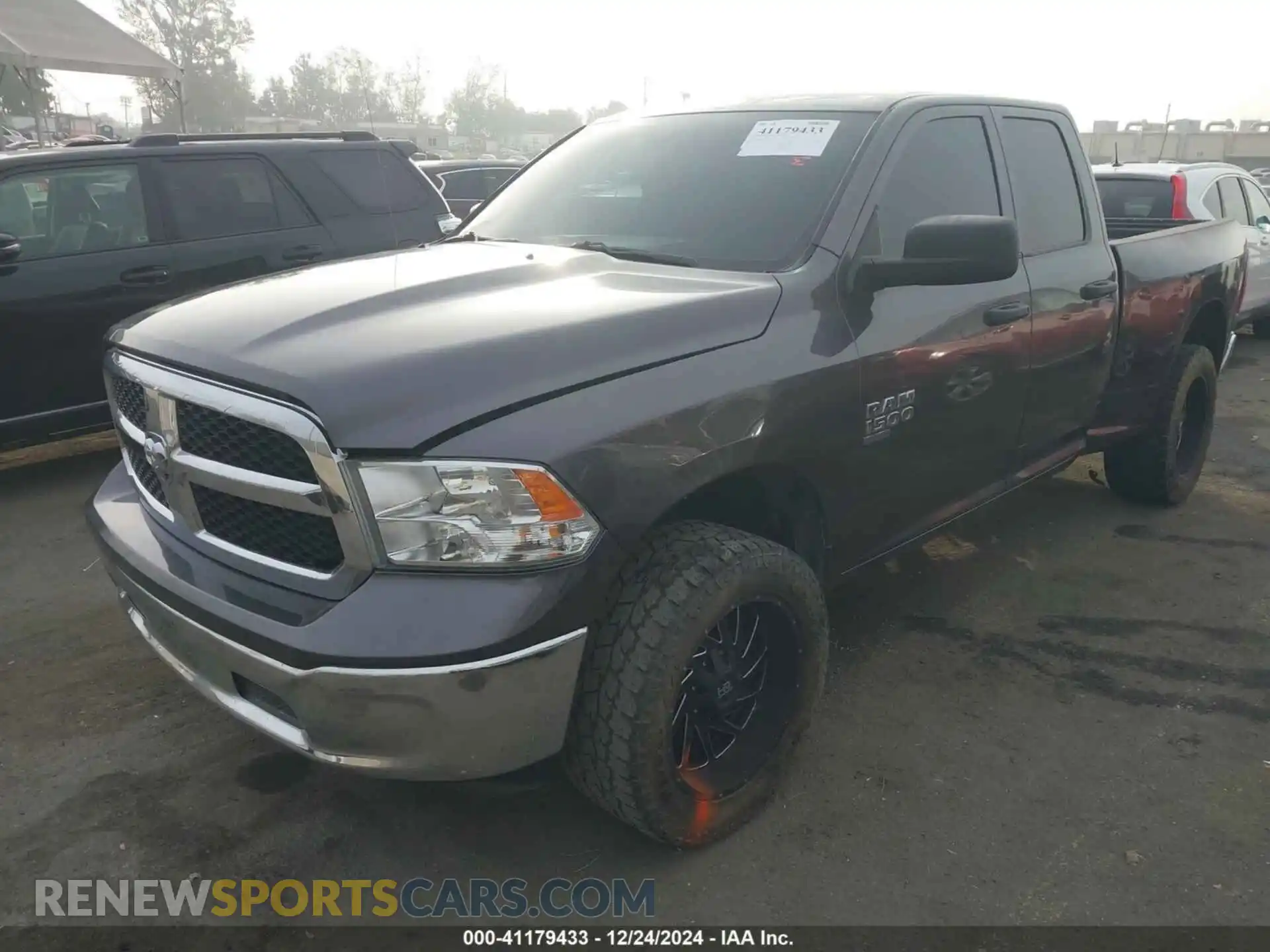 2 Photograph of a damaged car 1C6RR6FG6LS121605 RAM 1500 CLASSIC 2020