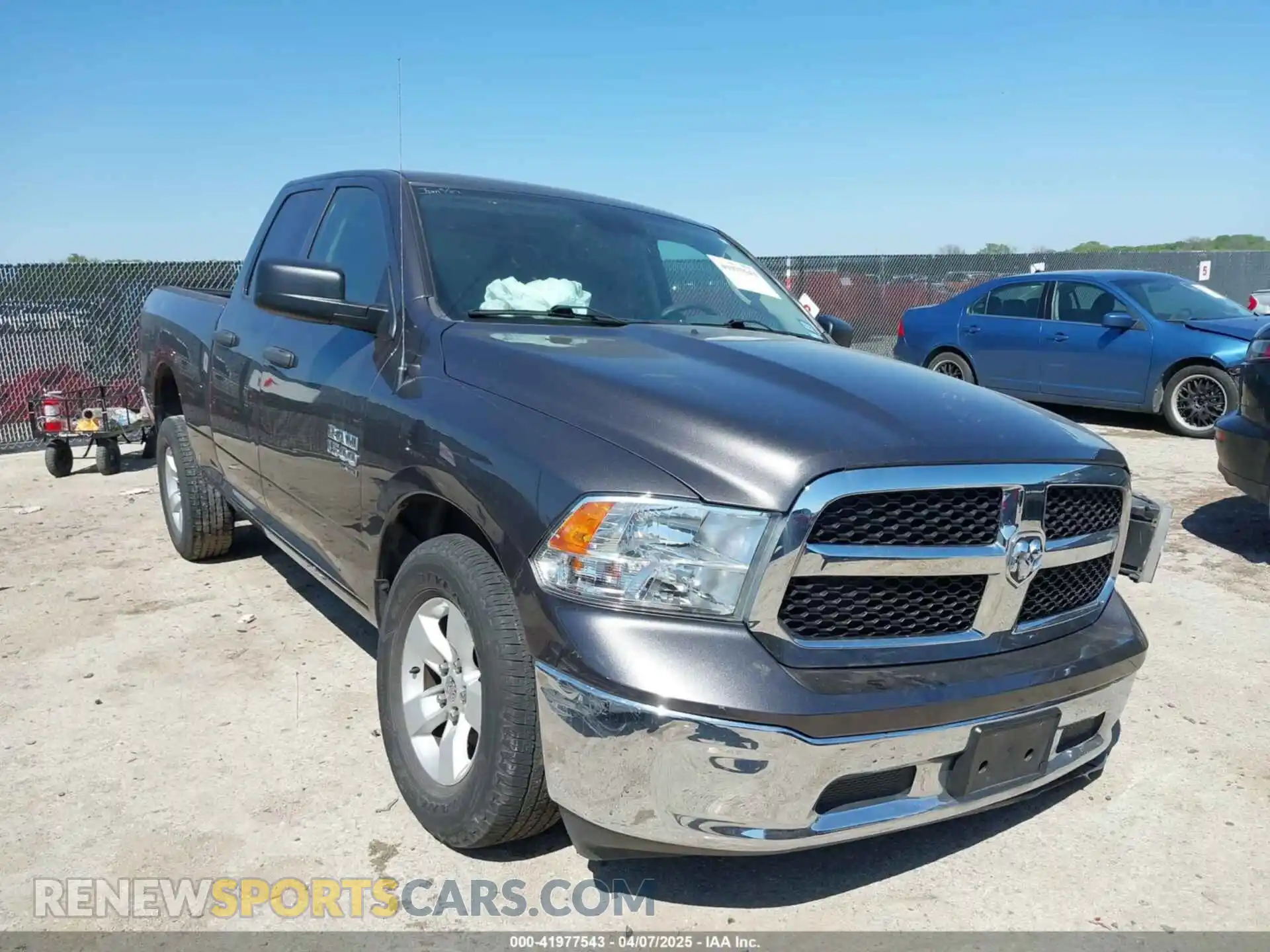 1 Photograph of a damaged car 1C6RR6FG7LS153348 RAM 1500 CLASSIC 2020