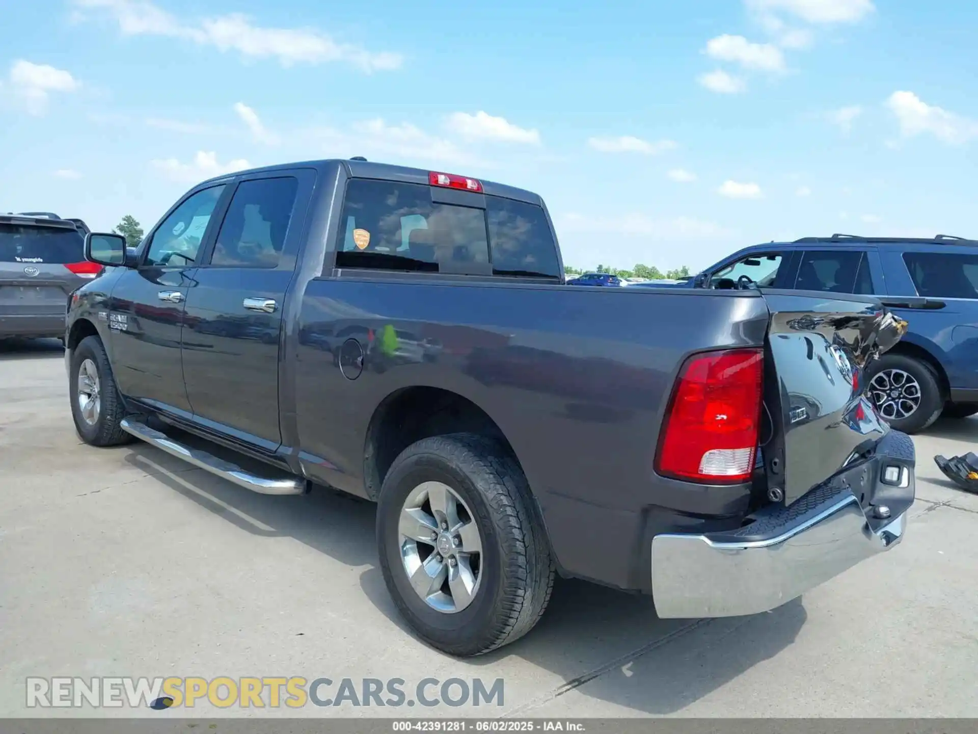 3 Photograph of a damaged car 1C6RR6TT0LS124145 RAM 1500 CLASSIC 2020