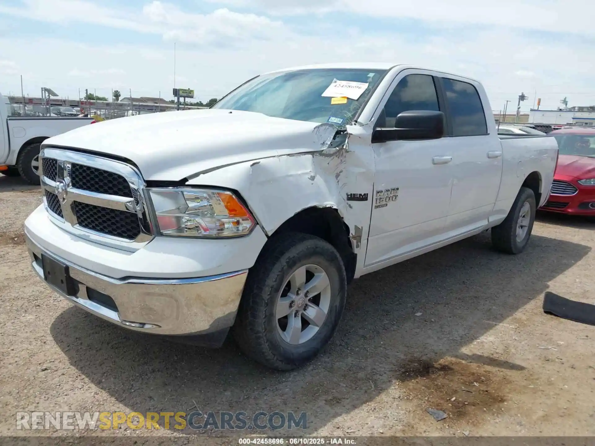 2 Photograph of a damaged car 1C6RR6TT3LS102642 RAM 1500 CLASSIC 2020