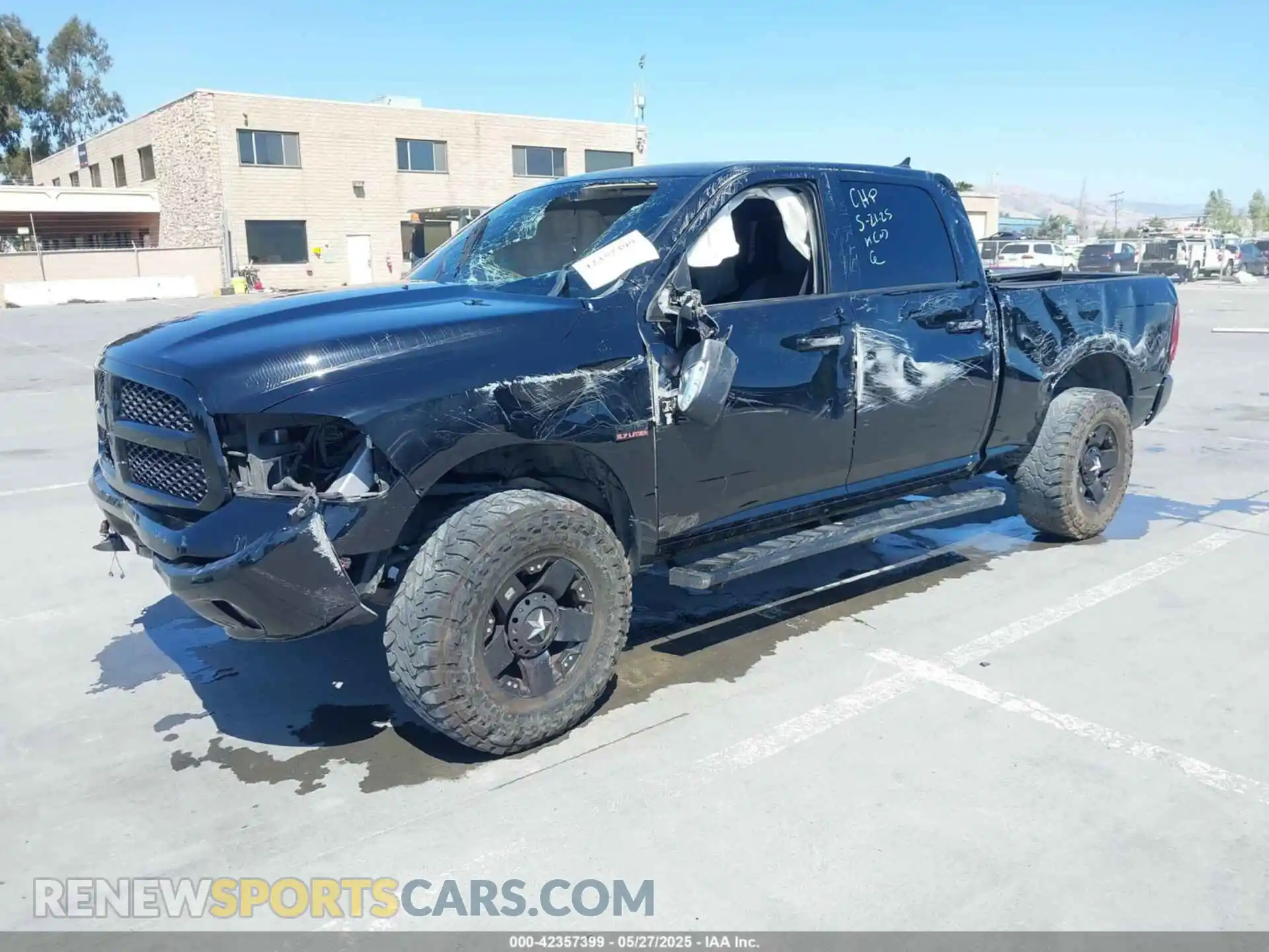 2 Photograph of a damaged car 1C6RR6TT5LS133603 RAM 1500 CLASSIC 2020