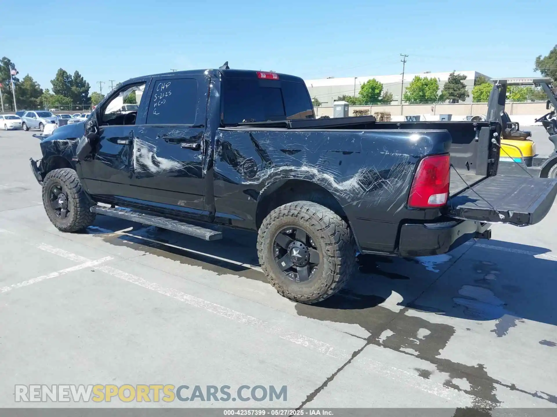 3 Photograph of a damaged car 1C6RR6TT5LS133603 RAM 1500 CLASSIC 2020