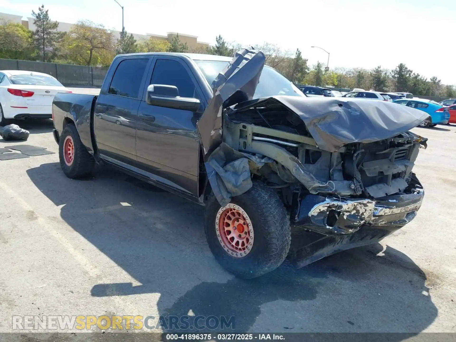 1 Photograph of a damaged car 1C6RR7KT3LS141206 RAM 1500 CLASSIC 2020