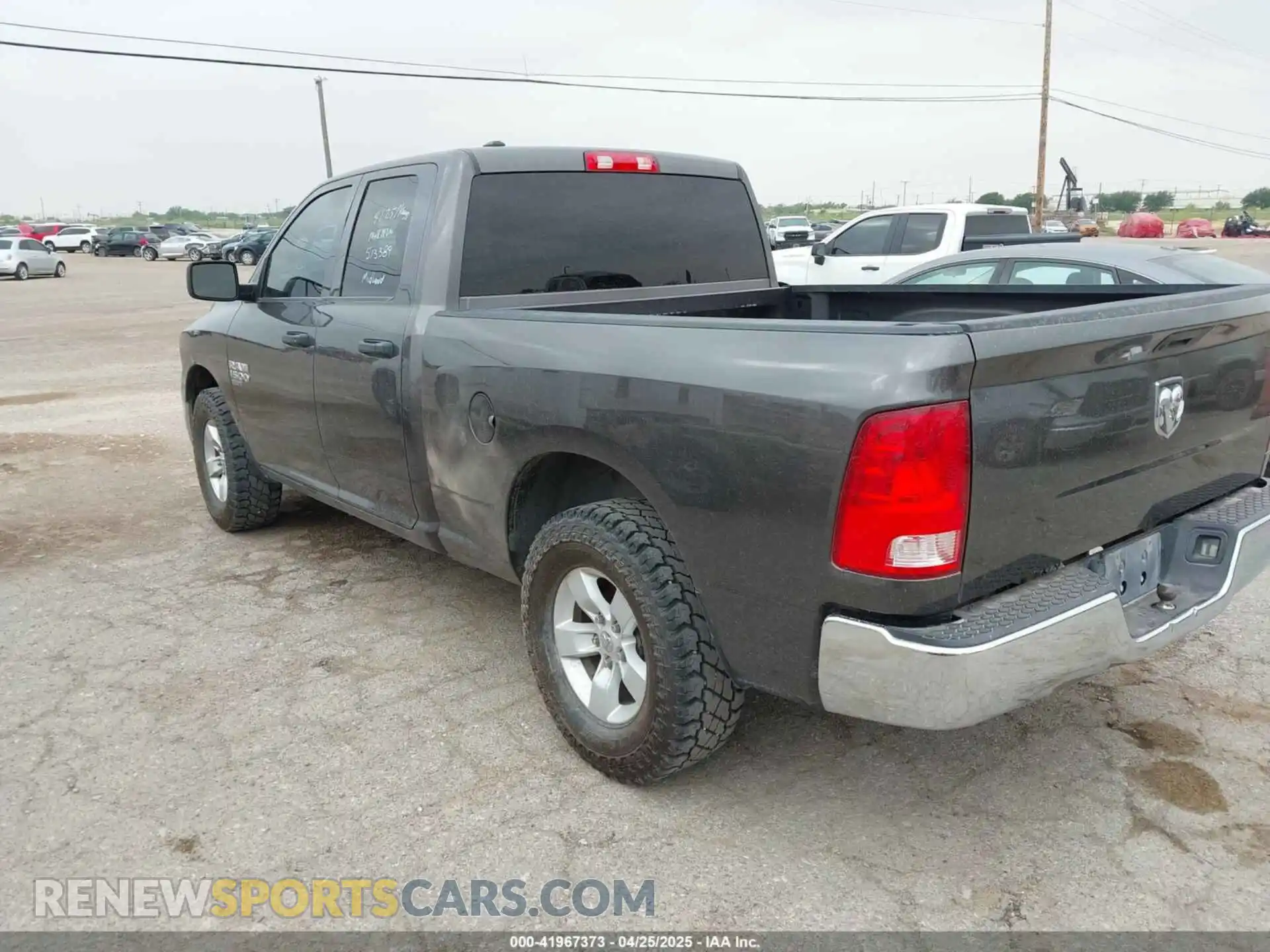 3 Photograph of a damaged car 1C6RR6FG1MS513389 RAM 1500 CLASSIC 2021