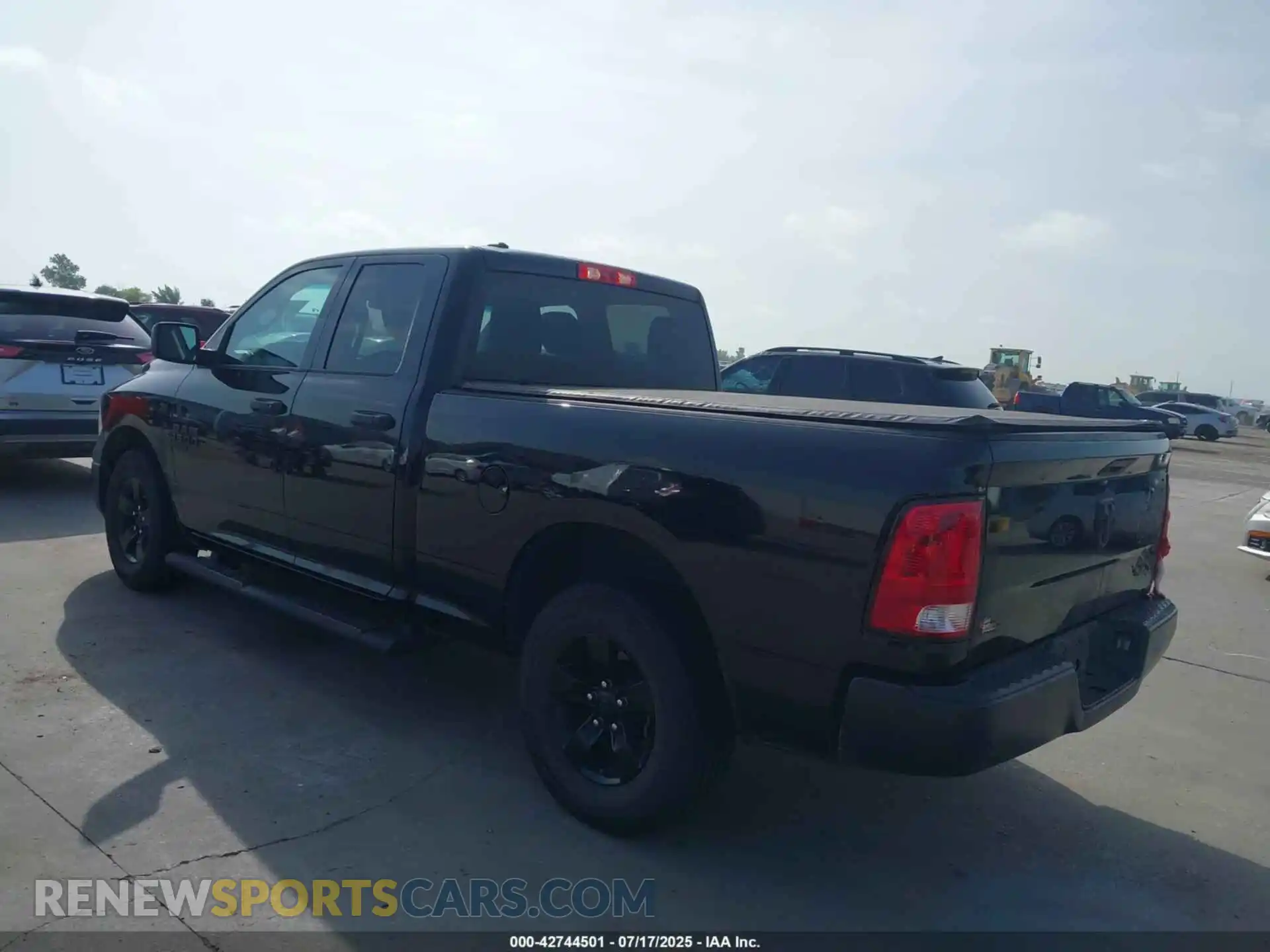 3 Photograph of a damaged car 1C6RR6FG5MS563941 RAM 1500 CLASSIC 2021