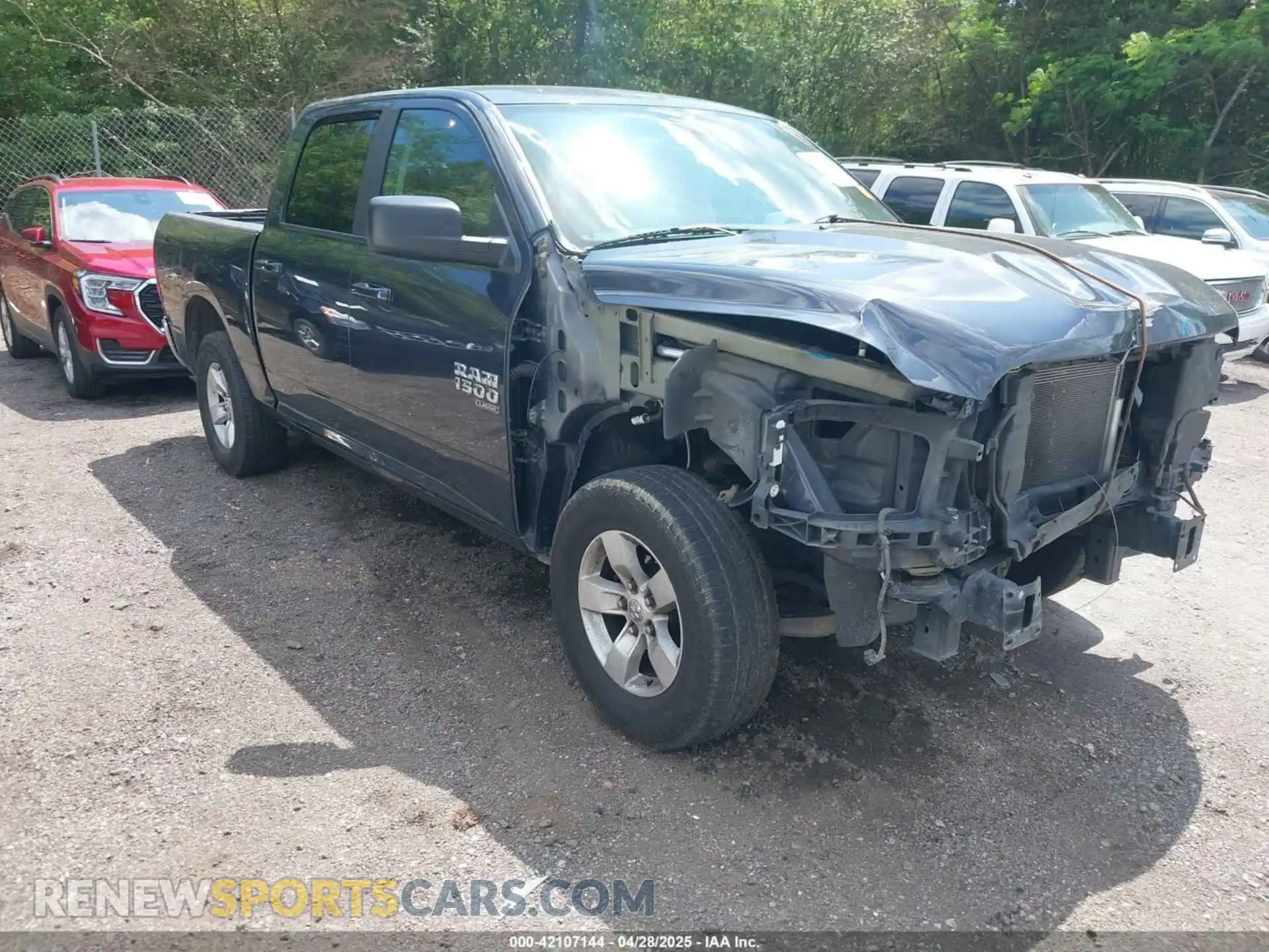 1 Photograph of a damaged car 1C6RR6LG2MS539231 RAM 1500 CLASSIC 2021