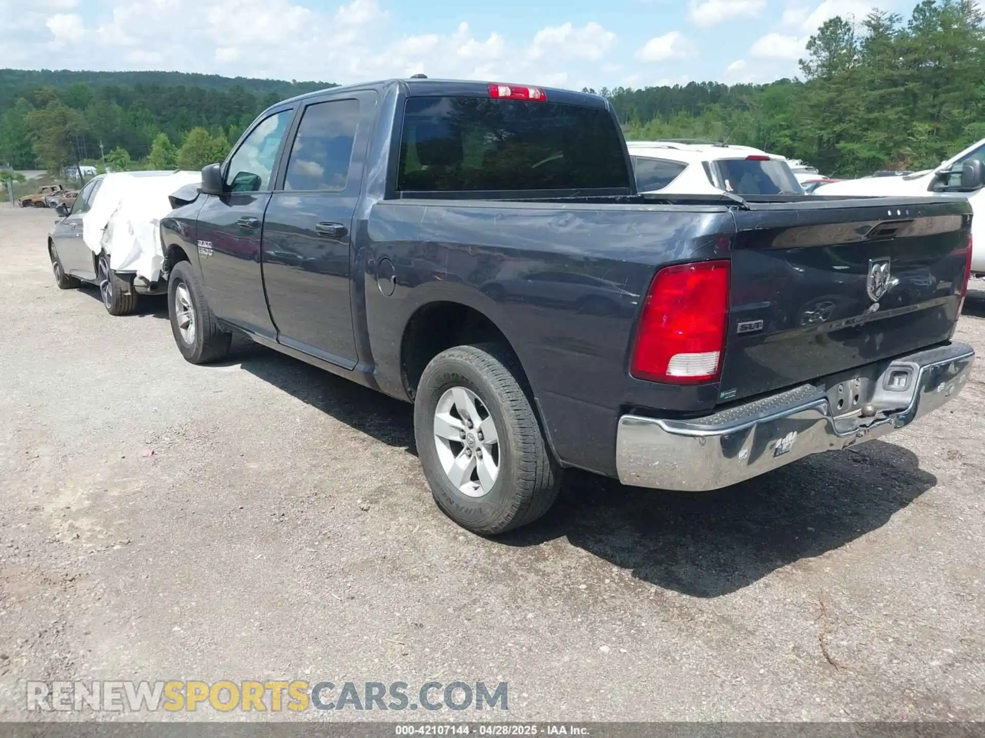 3 Photograph of a damaged car 1C6RR6LG2MS539231 RAM 1500 CLASSIC 2021