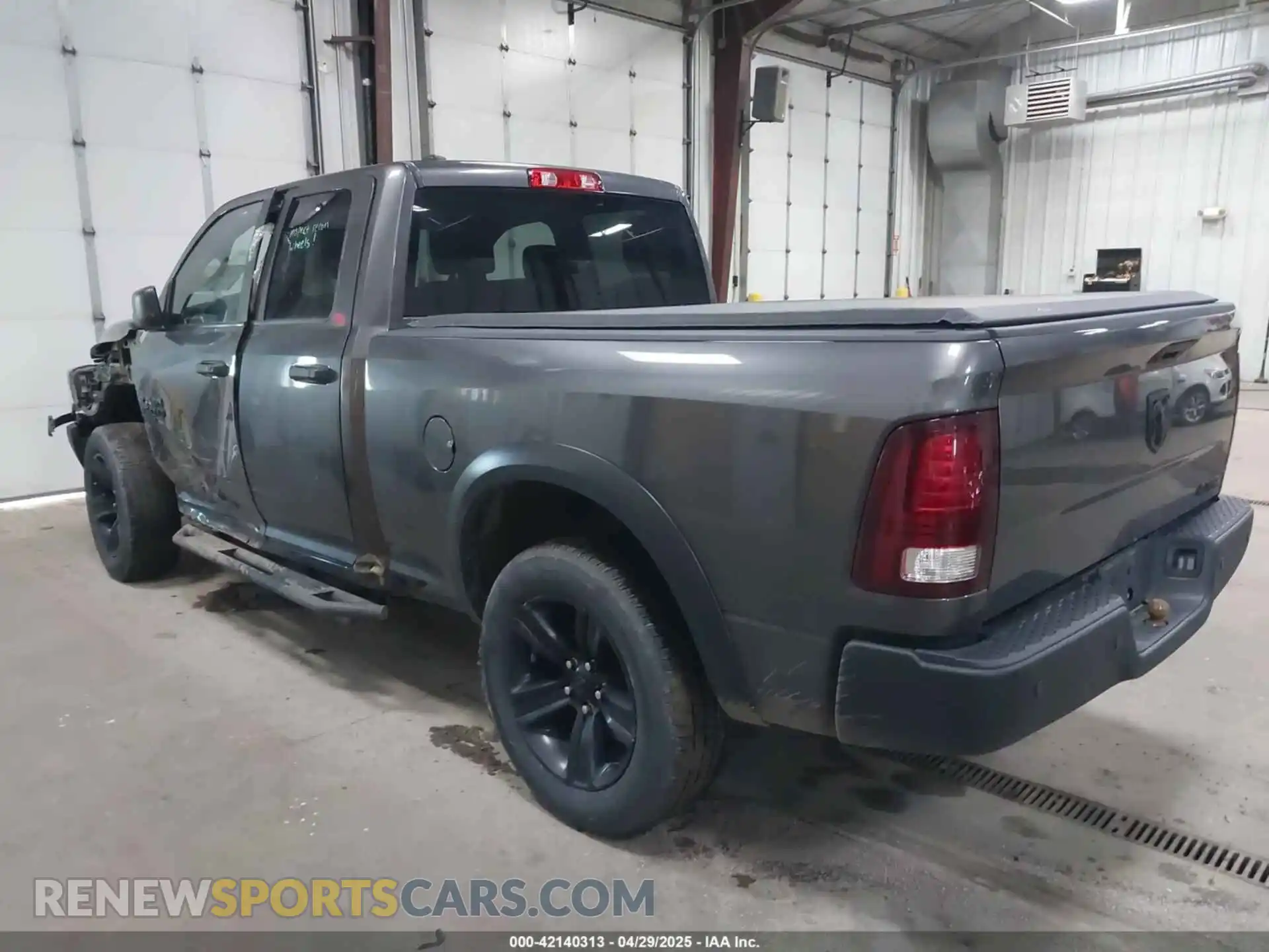 3 Photograph of a damaged car 1C6RR7GG6MS510833 RAM 1500 CLASSIC 2021