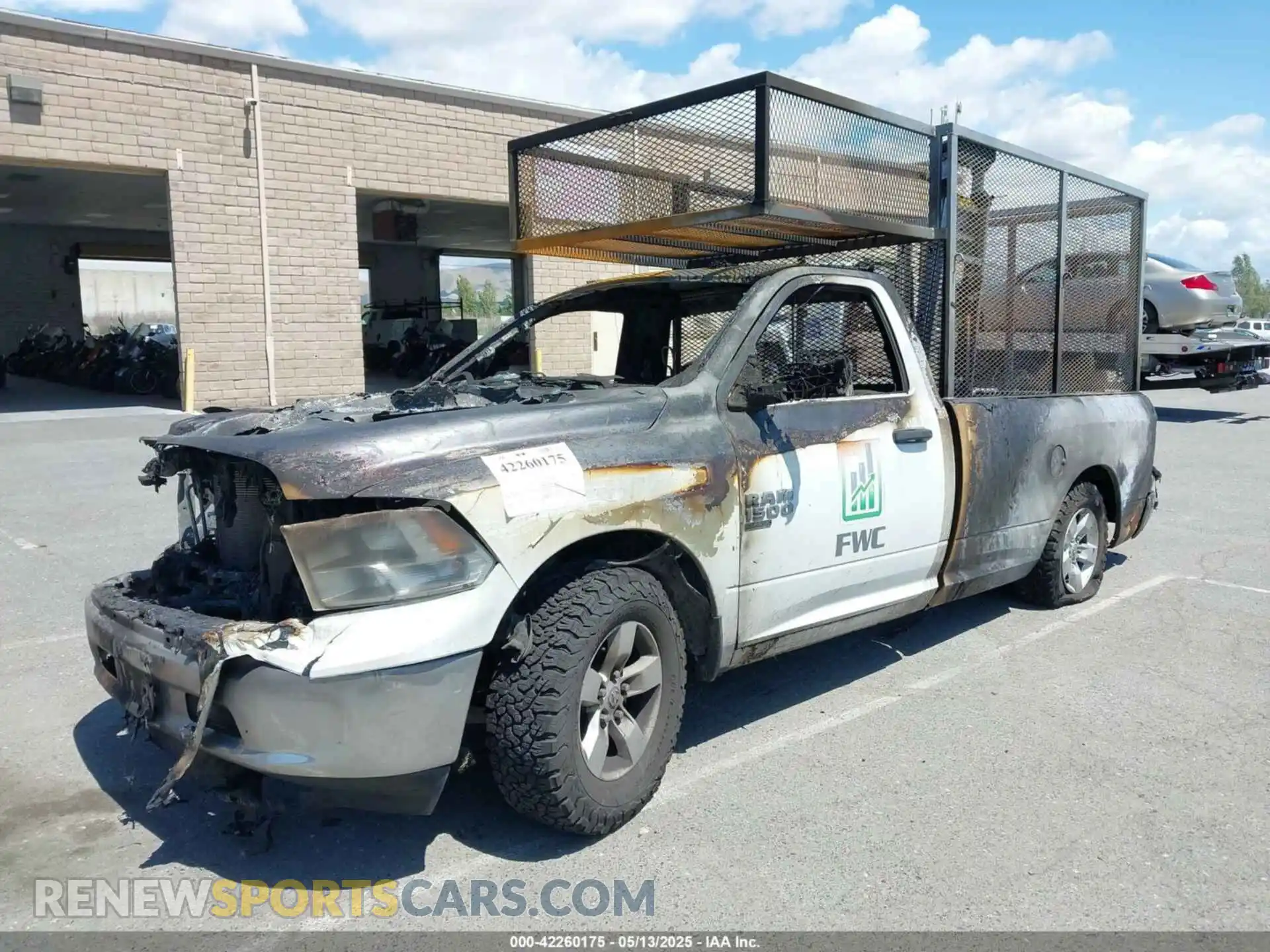 2 Photograph of a damaged car 3C6JR6DG0MG518784 RAM 1500 CLASSIC 2021