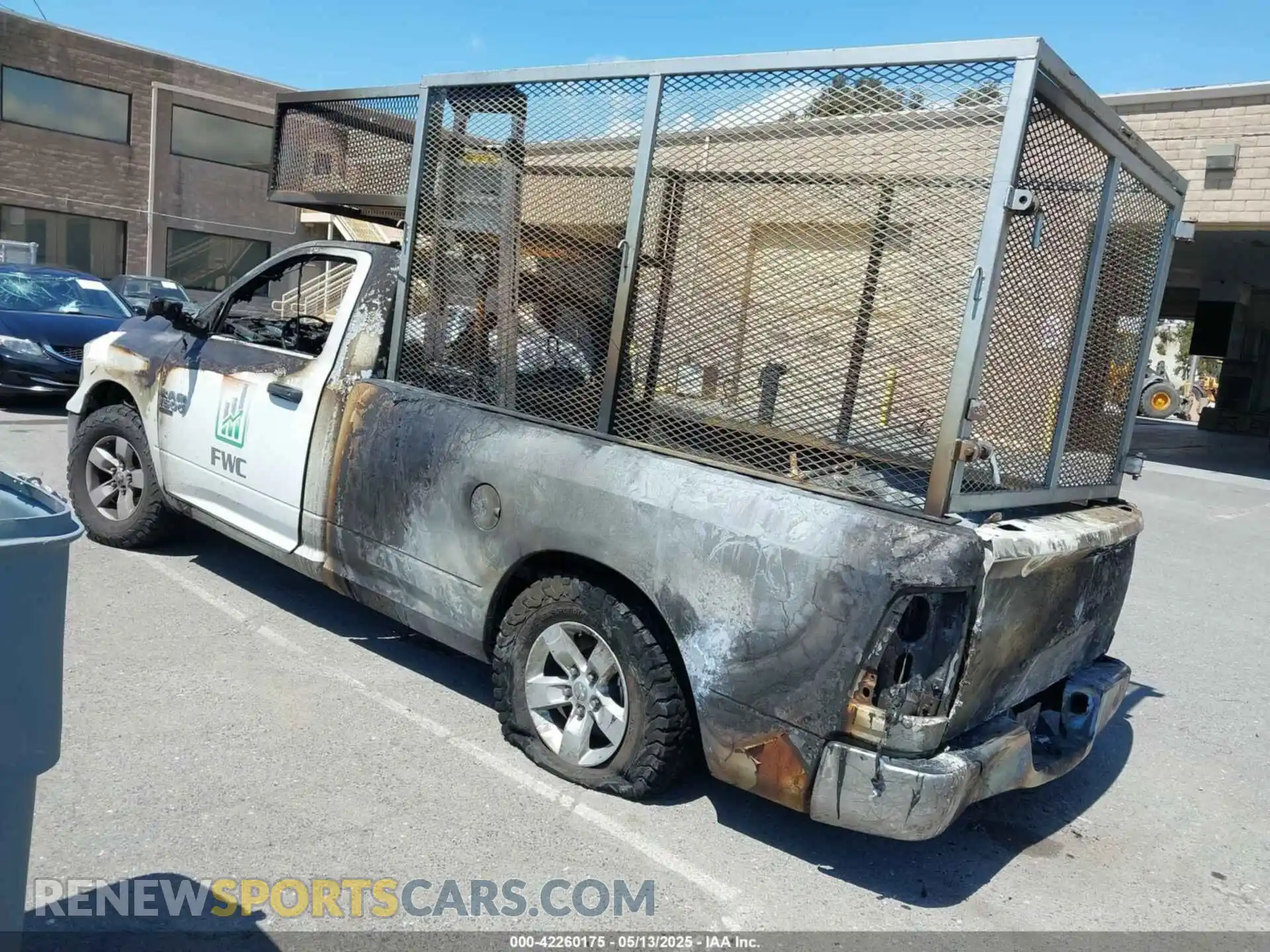 3 Photograph of a damaged car 3C6JR6DG0MG518784 RAM 1500 CLASSIC 2021