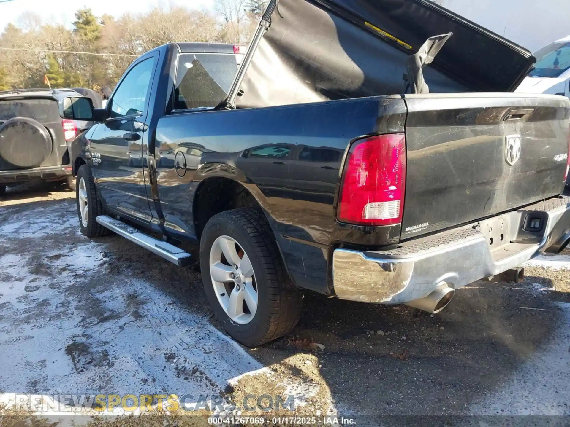 3 Photograph of a damaged car 3C6JR7AT0MG710911 RAM 1500 CLASSIC 2021