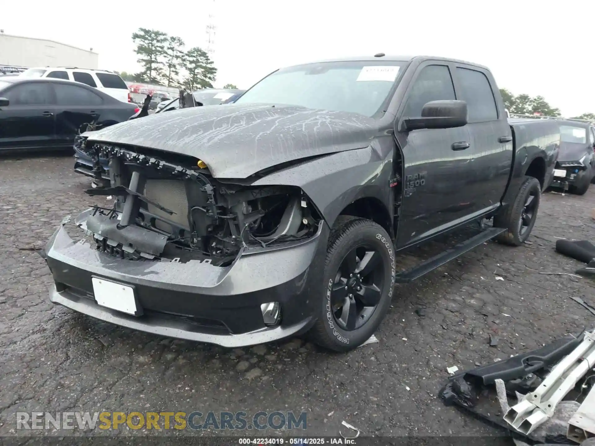 2 fotografías del automóvil dañado 3C6RR6KT2MG704541 RAM 1500 CLASSIC 2021