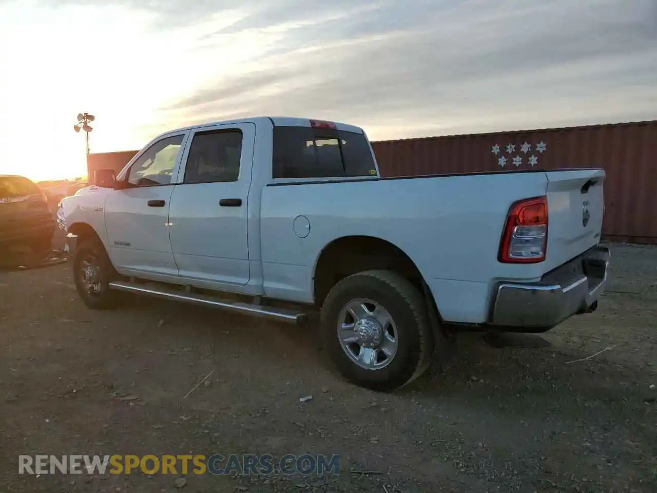 2 fotografías del automóvil dañado 3C6UR5CJ1KG587288 RAM 2500 2019