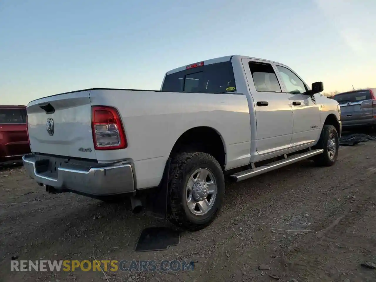 3 fotografías del automóvil dañado 3C6UR5CJ1KG587288 RAM 2500 2019