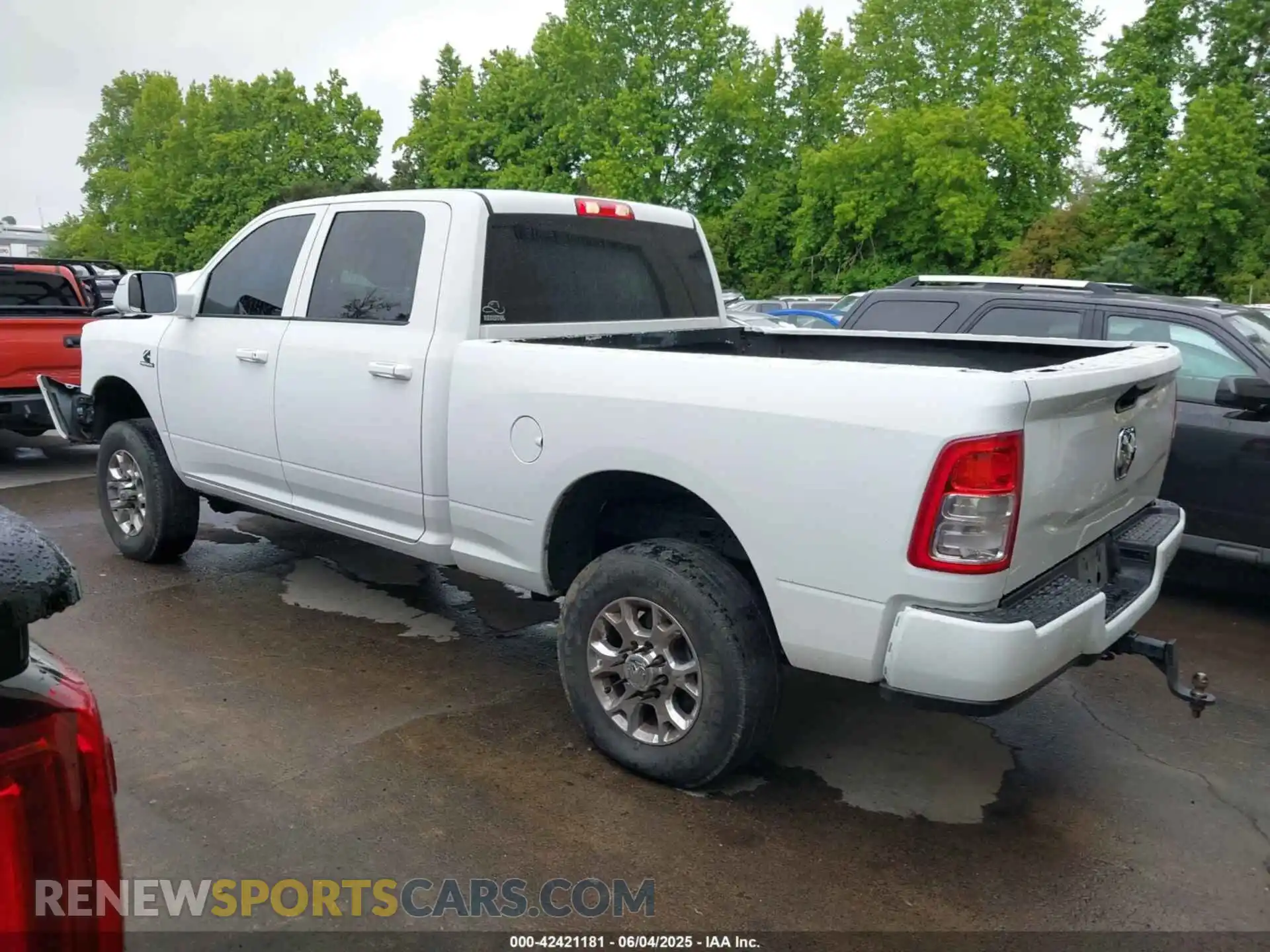 3 Photograph of a damaged car 3C6UR5CL5KG656100 RAM 2500 2019