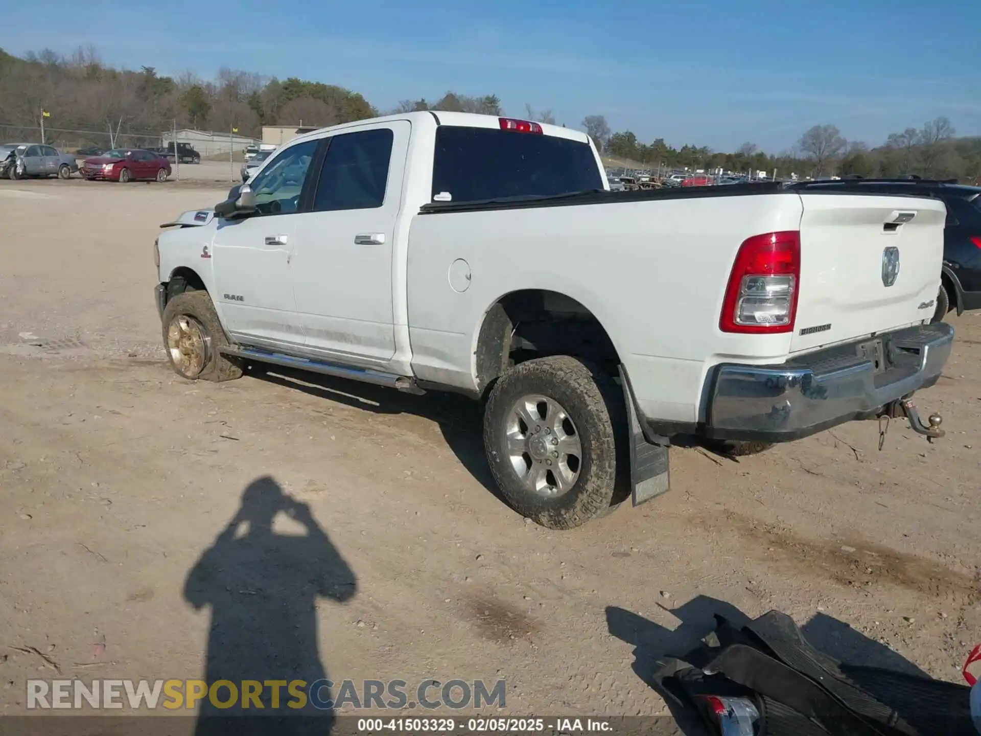 3 Photograph of a damaged car 3C6UR5DLXKG669438 RAM 2500 2019