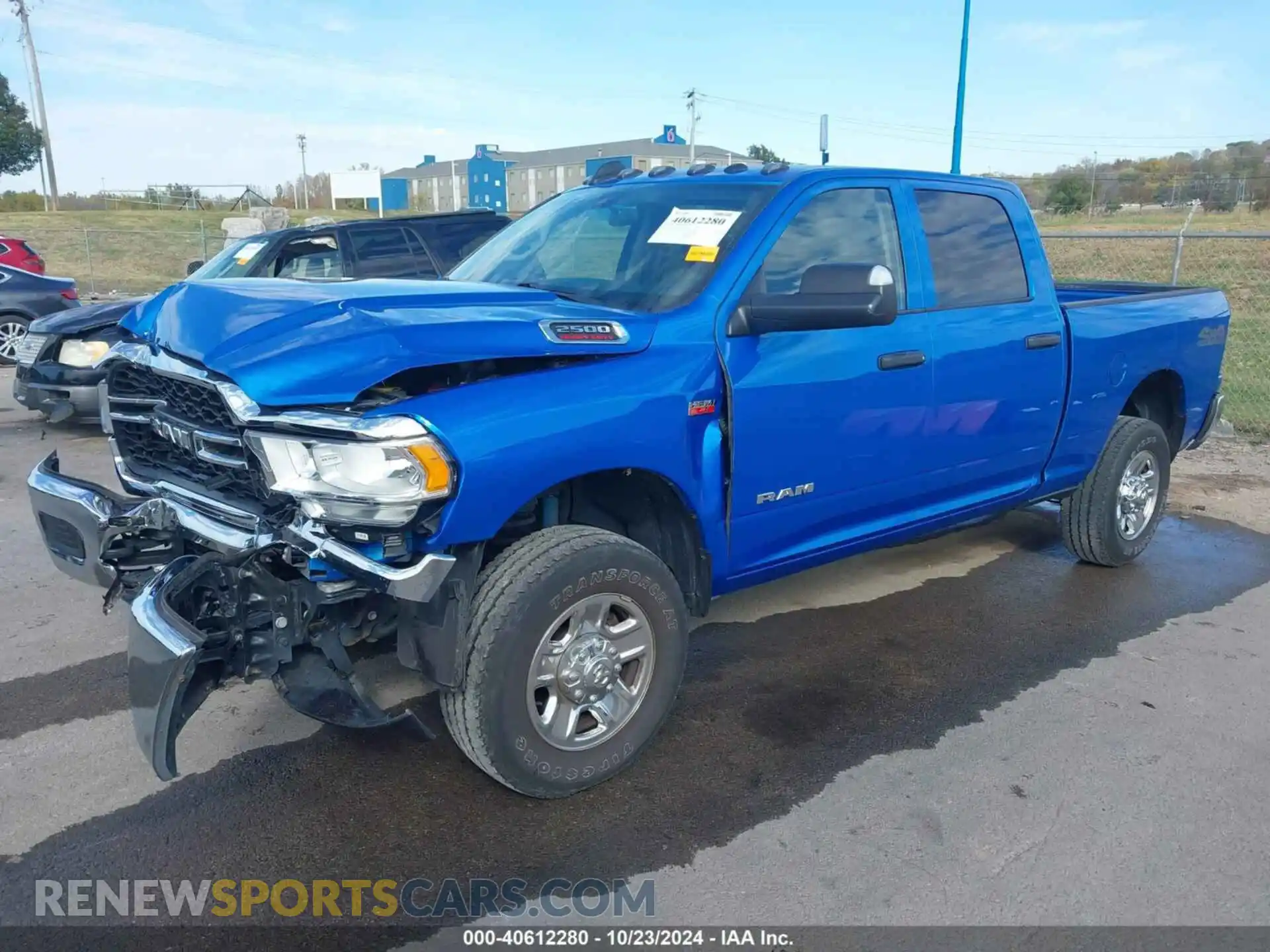 2 fotografías del automóvil dañado 3C6UR5CJ4LG235744 RAM 2500 2020
