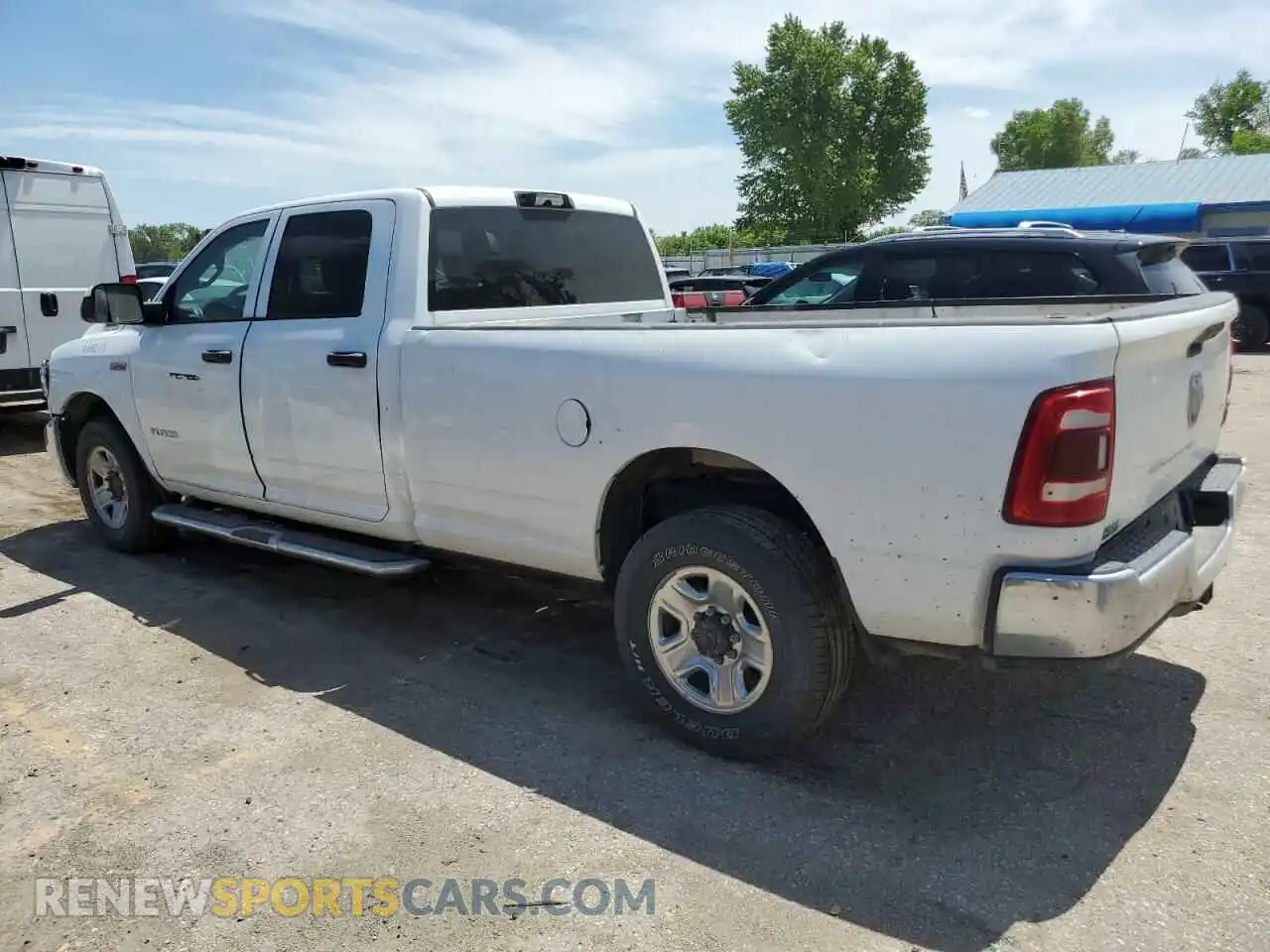 2 Photograph of a damaged car 3C6UR4HJ2MG604556 RAM 2500 2021