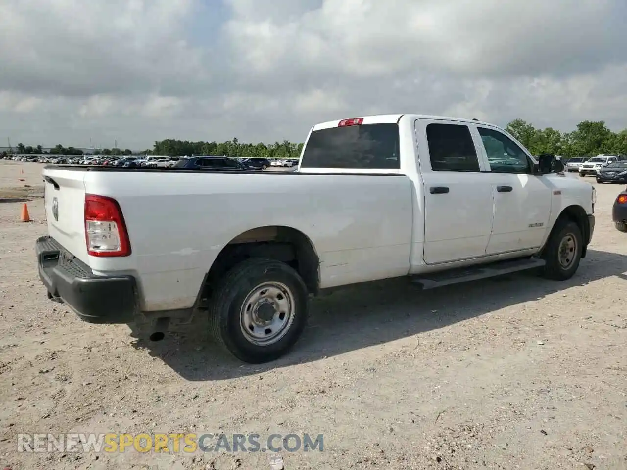 3 Photograph of a damaged car 3C6UR4HJ6MG501060 RAM 2500 2021
