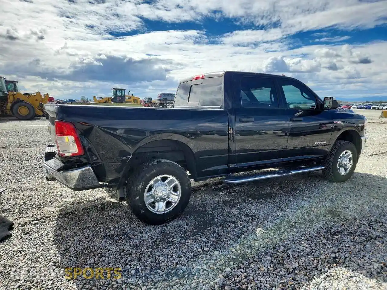 3 fotografías del automóvil dañado 3C6UR5CJ2MG660445 RAM 2500 2021