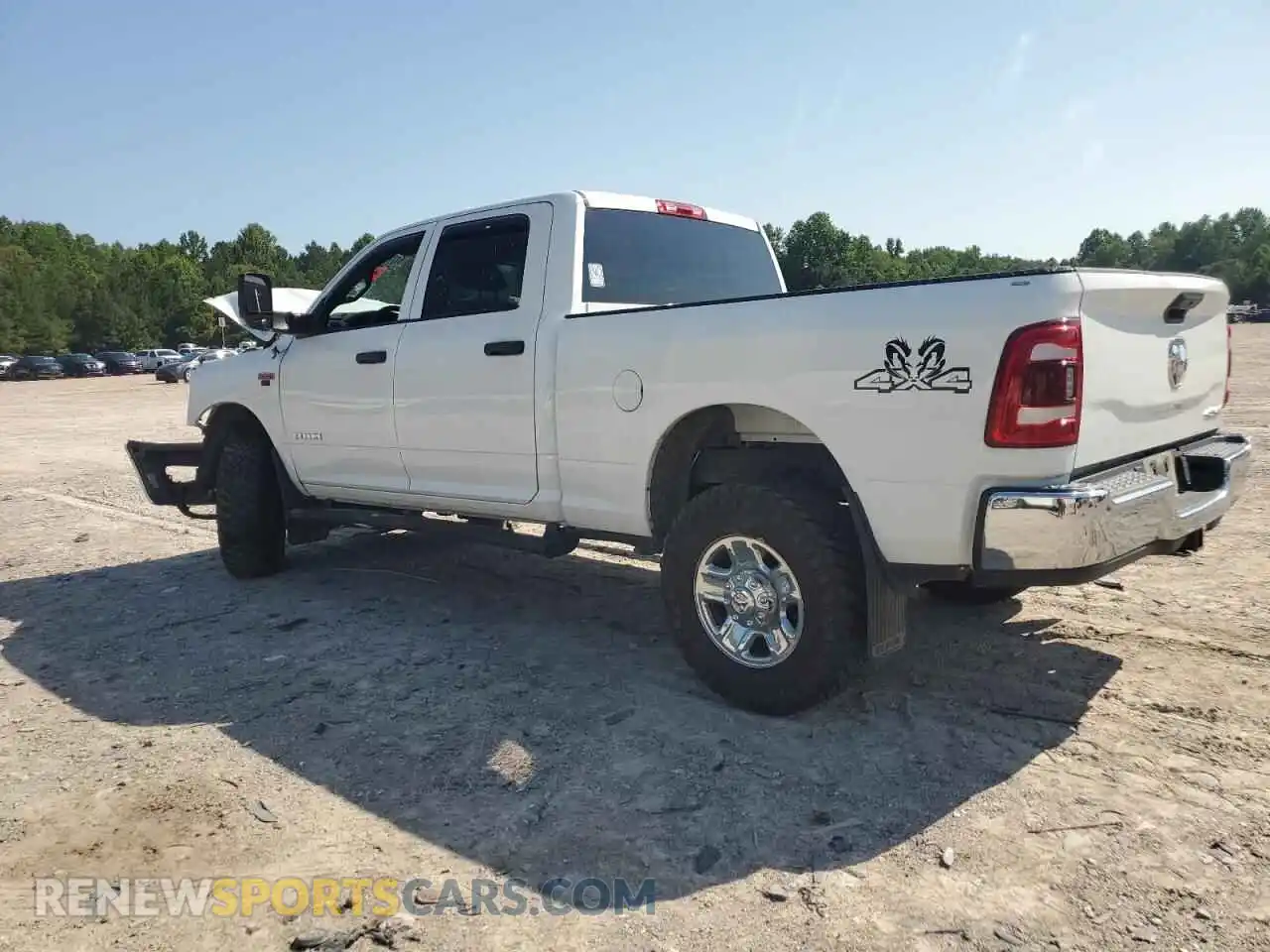 2 fotografías del automóvil dañado 3C6UR5CJ4MG501748 RAM 2500 2021