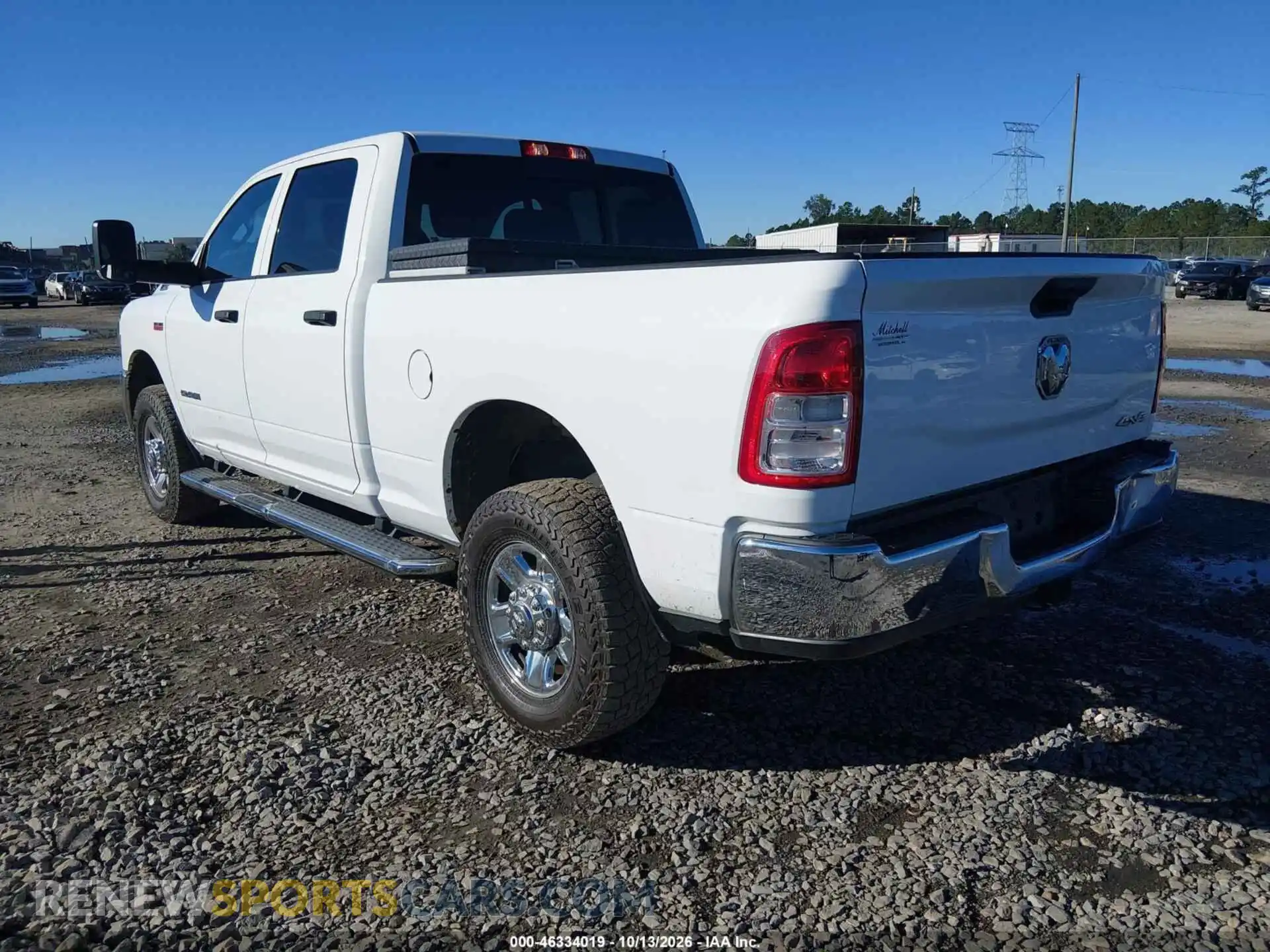 3 fotografías del automóvil dañado 3C6UR5CJXMG624132 RAM 2500 2021