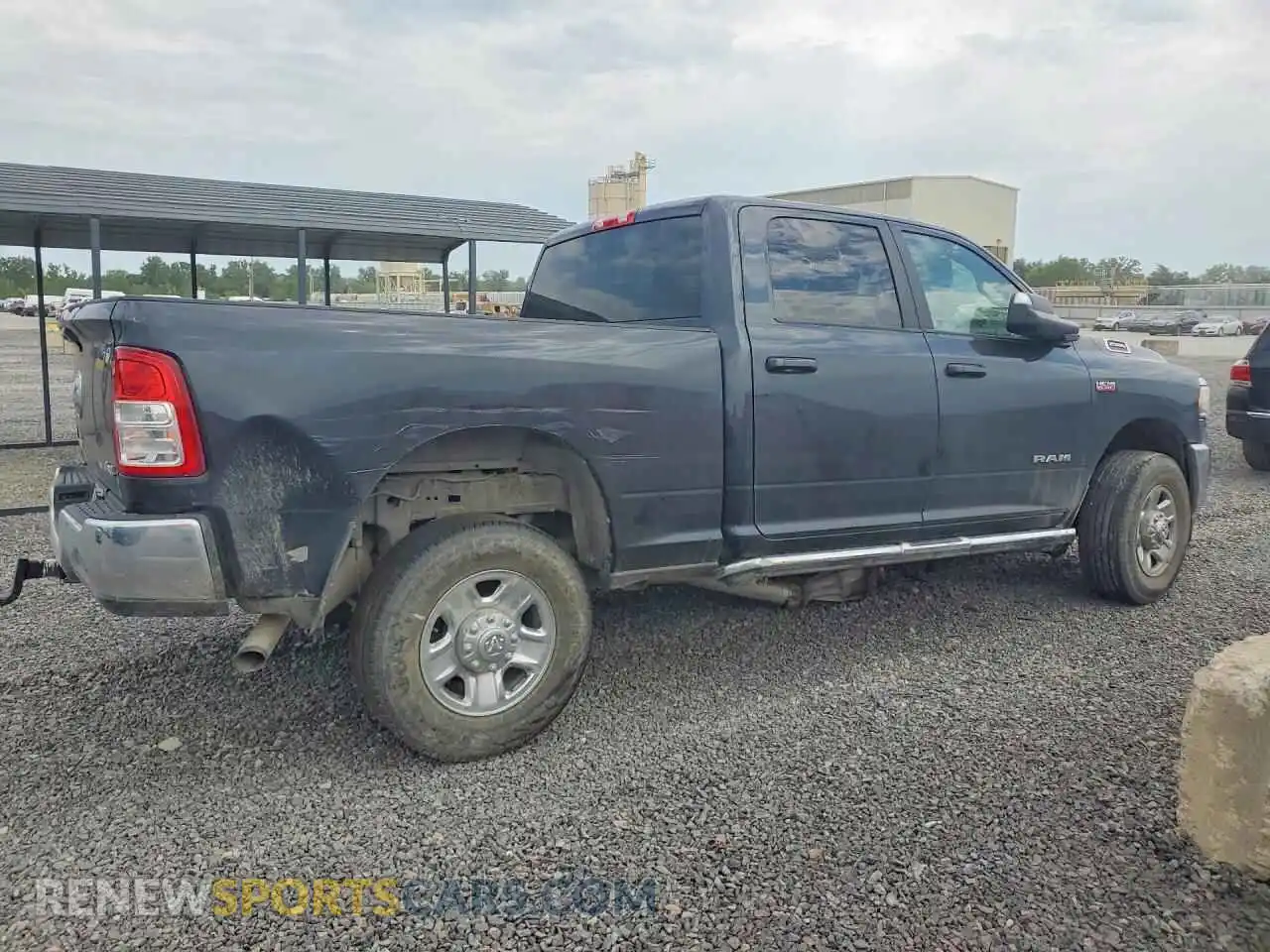 3 fotografías del automóvil dañado 3C6UR5DJ7MG515223 RAM 2500 2021