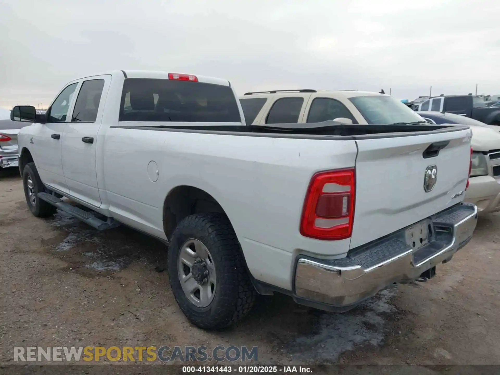 3 Фотография поврежденного автомобиля 3C6UR5HL9MG582014 RAM 2500 2021
