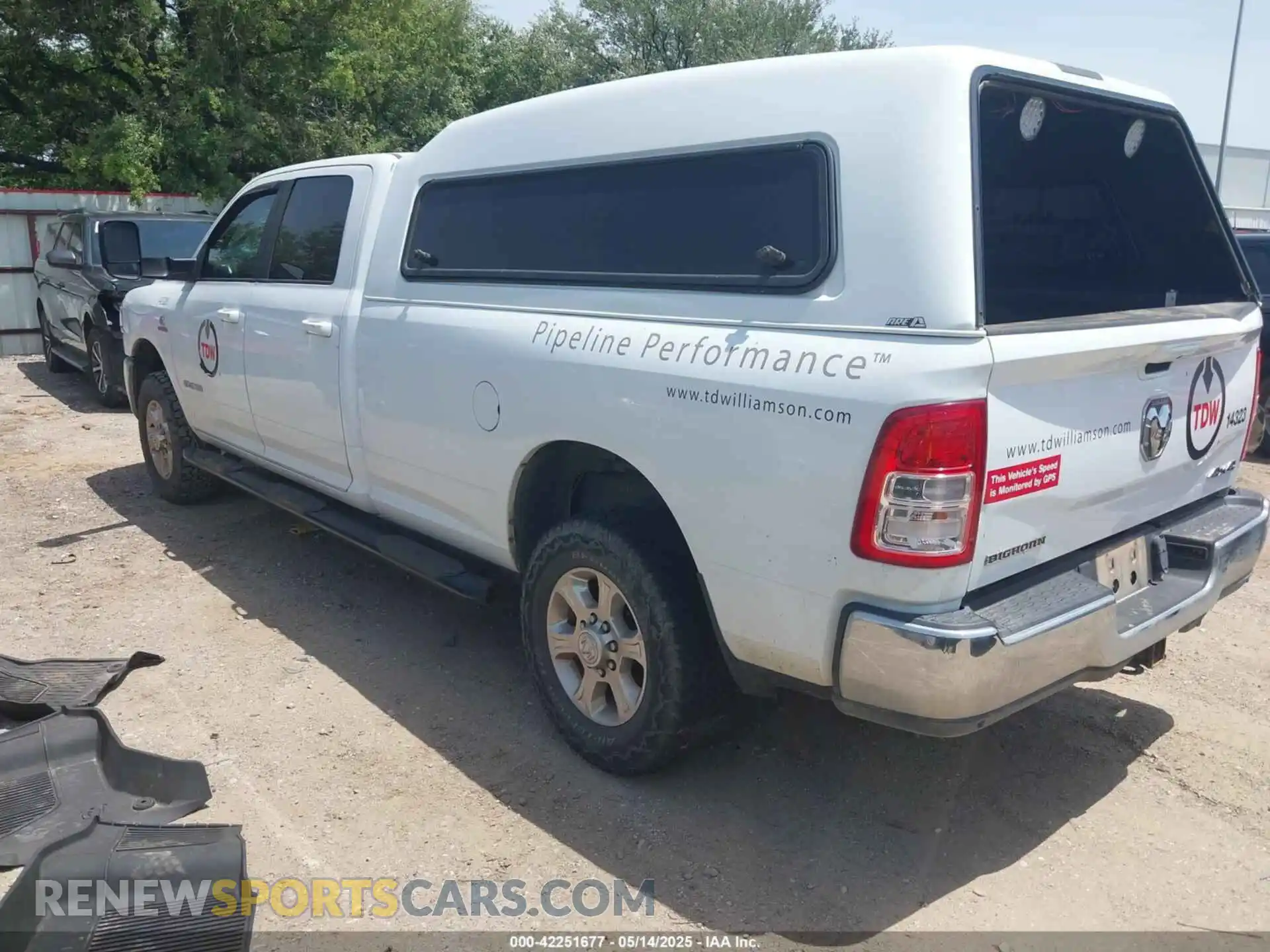 3 Photograph of a damaged car 3C6UR5JL1MG652017 RAM 2500 2021