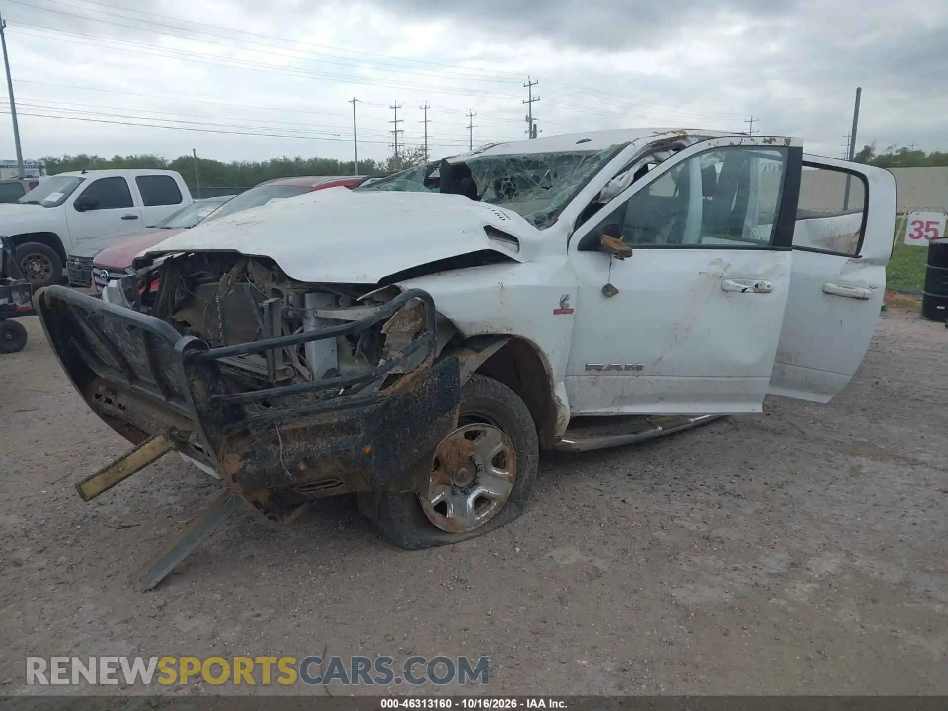 2 Фотография поврежденного автомобиля 3C6UR5JL3MG522515 RAM 2500 2021